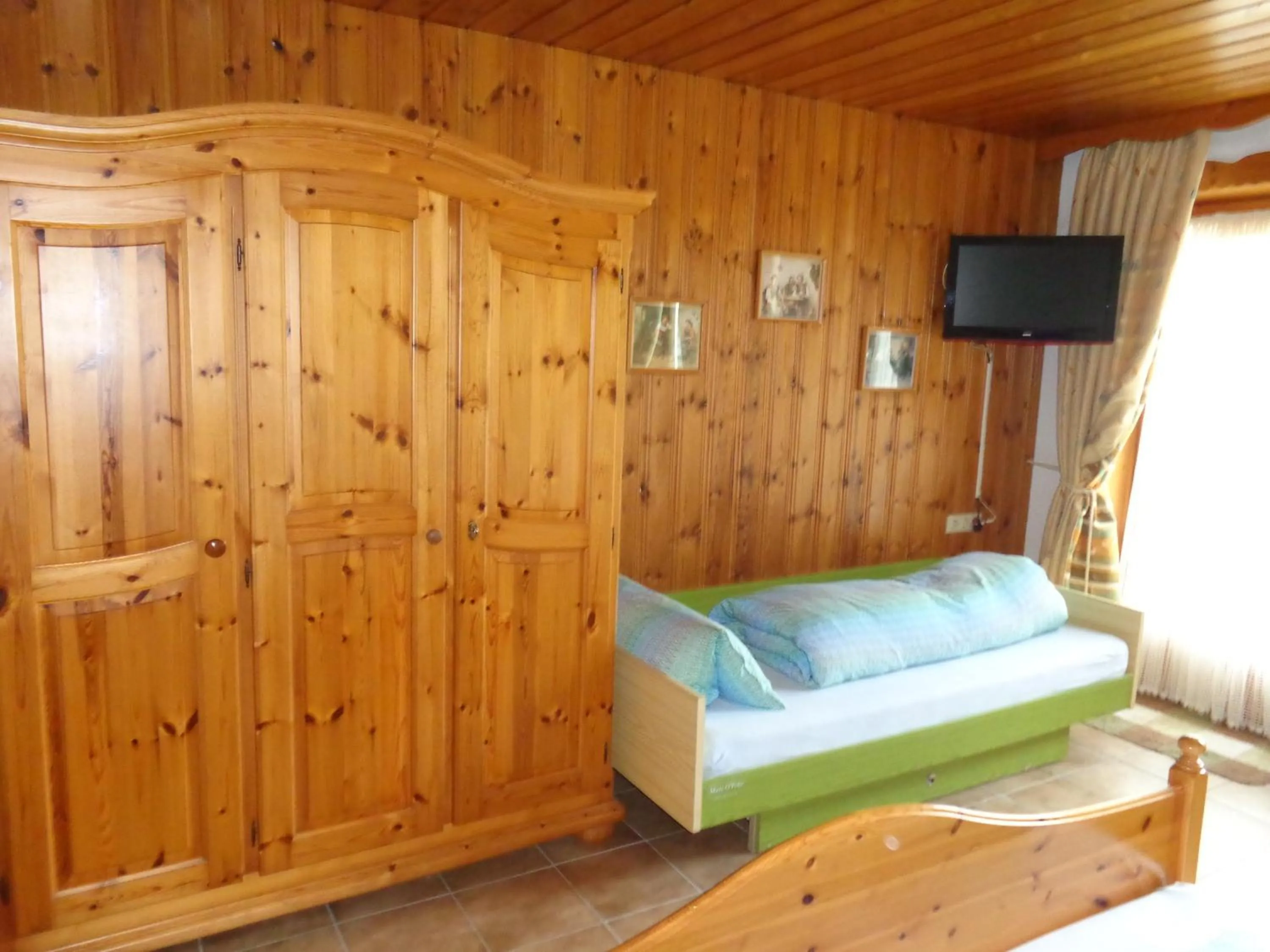 Bed in Gästehaus Eschenhof