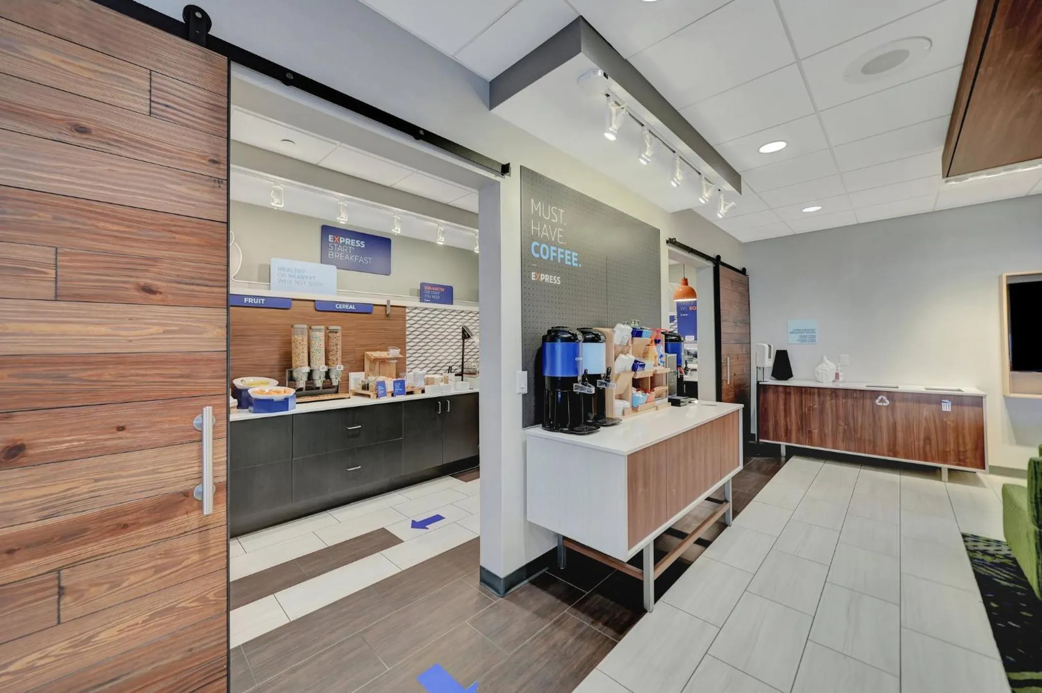 Breakfast in Holiday Inn Express Hotel & Suites Beatrice by IHG