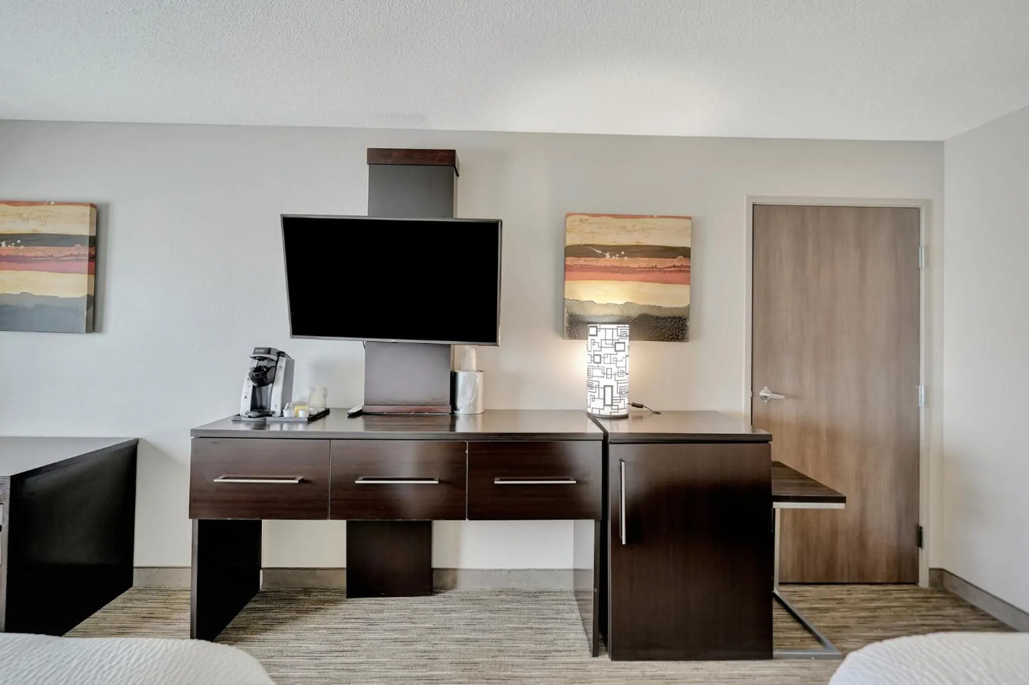 Bedroom in Holiday Inn Express Hotel & Suites Beatrice by IHG