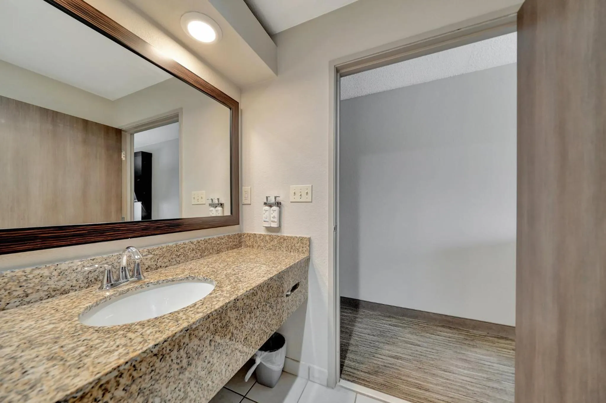 Bathroom in Holiday Inn Express Hotel & Suites Beatrice by IHG