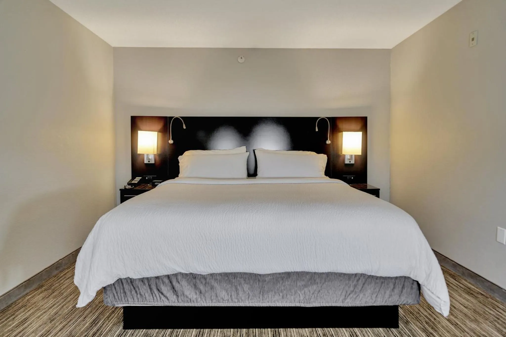 Photo of the whole room, Bed in Holiday Inn Express Hotel & Suites Beatrice by IHG