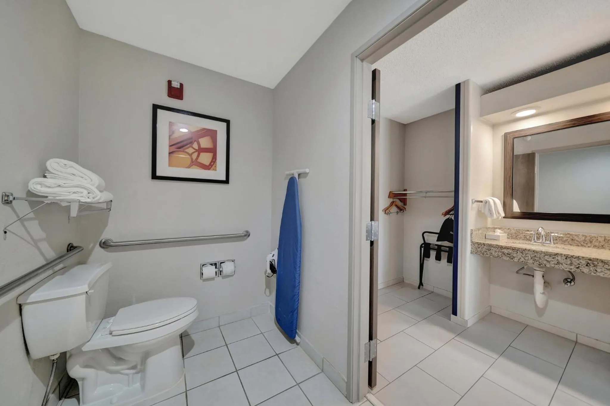 Bathroom in Holiday Inn Express Hotel & Suites Beatrice by IHG