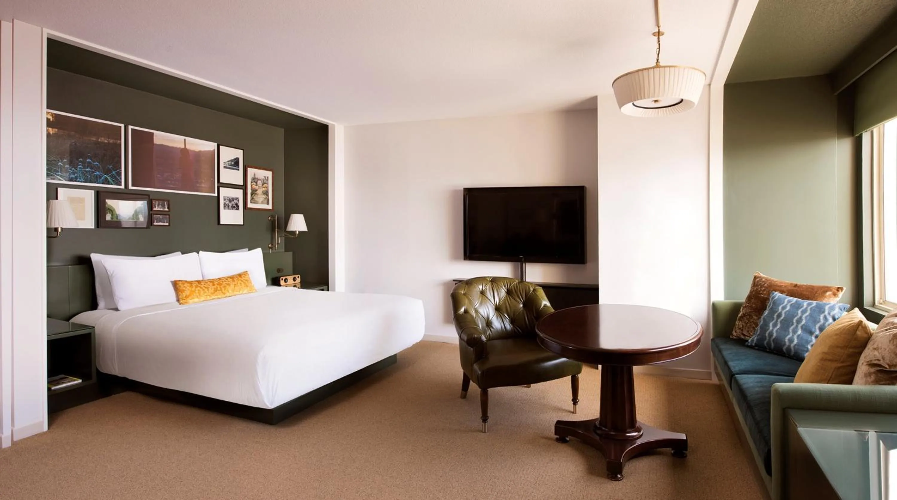 Bedroom, Bed in Park MGM Las Vegas