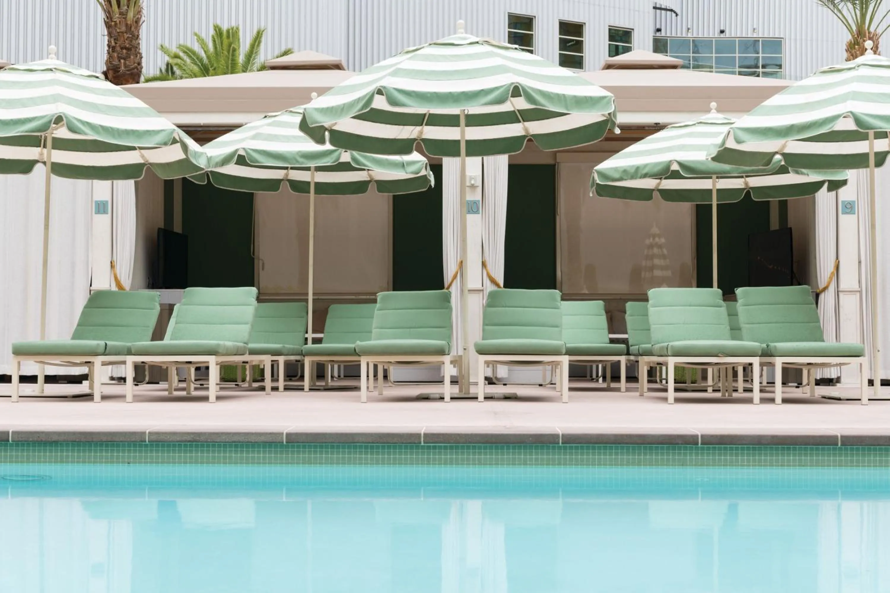Swimming pool in Park MGM Las Vegas
