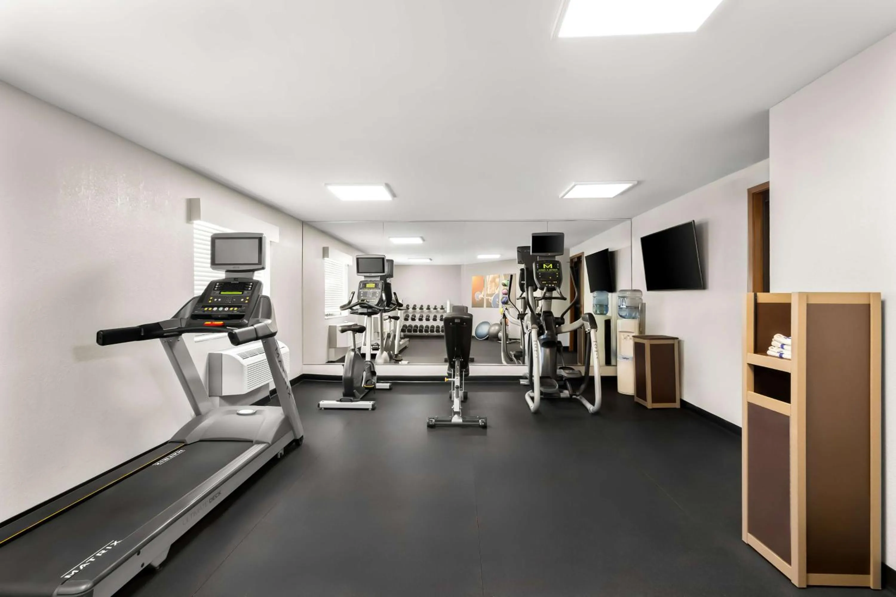 Fitness centre/facilities in SureStay Plus by Best Western Fremont I-69