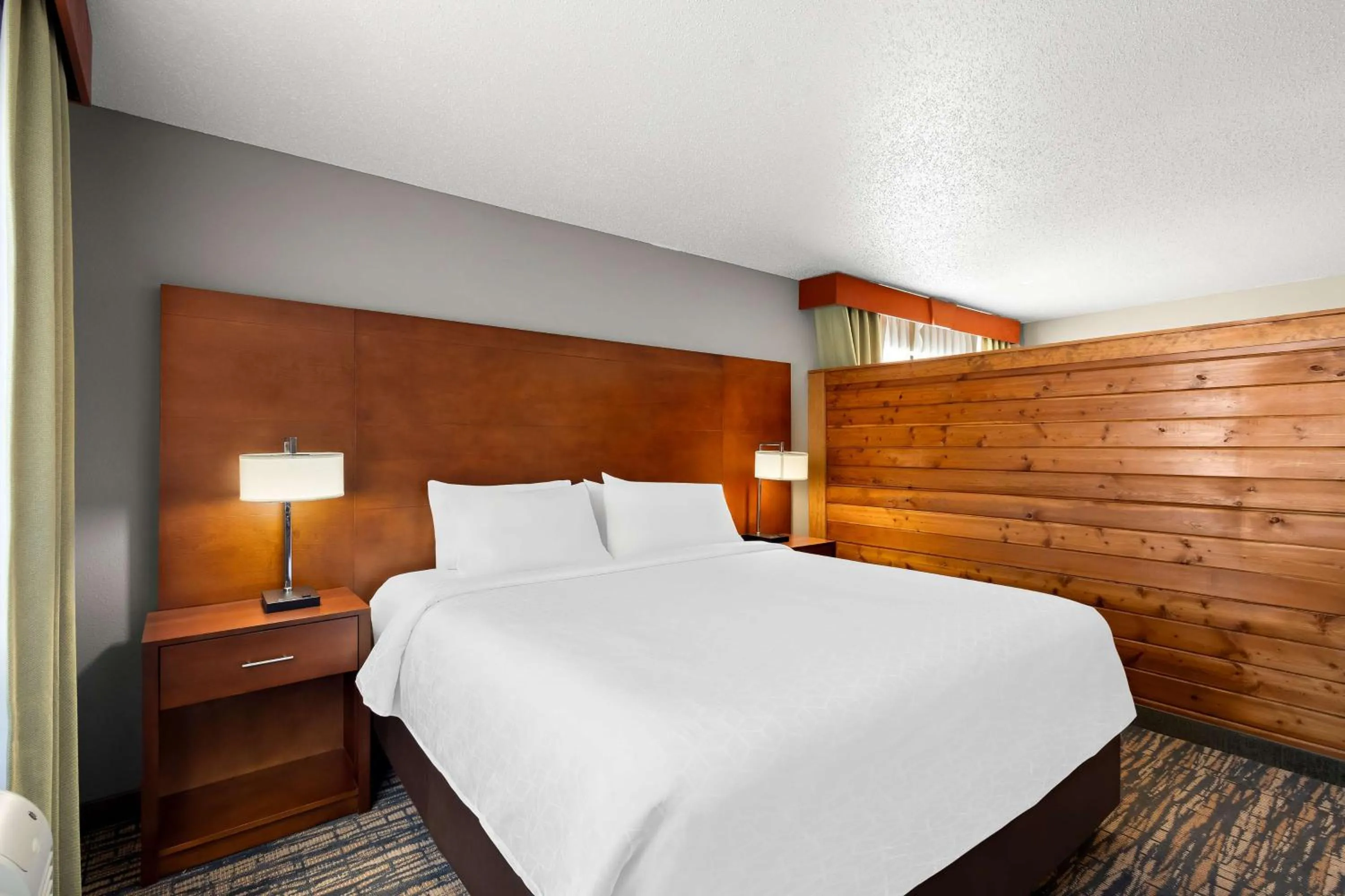 Photo of the whole room, Bed in SureStay Plus by Best Western Fremont I-69