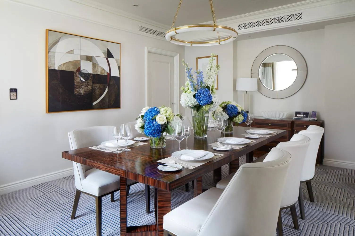 Dining area in The Peninsula New York