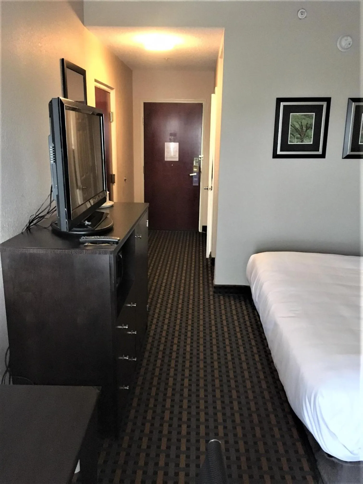 TV and multimedia, Bed in Comfort Inn & Suites Asheboro East
