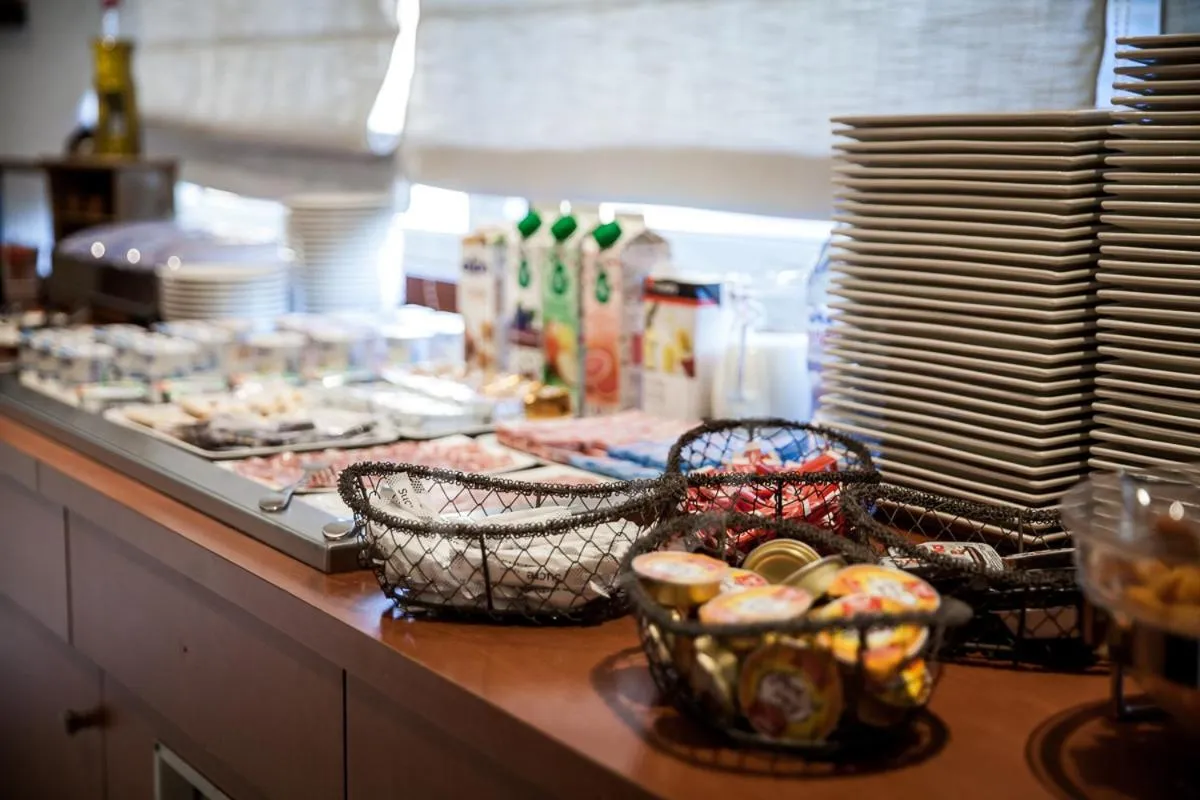 Food and drinks in Hotel SPA Plage St Jean