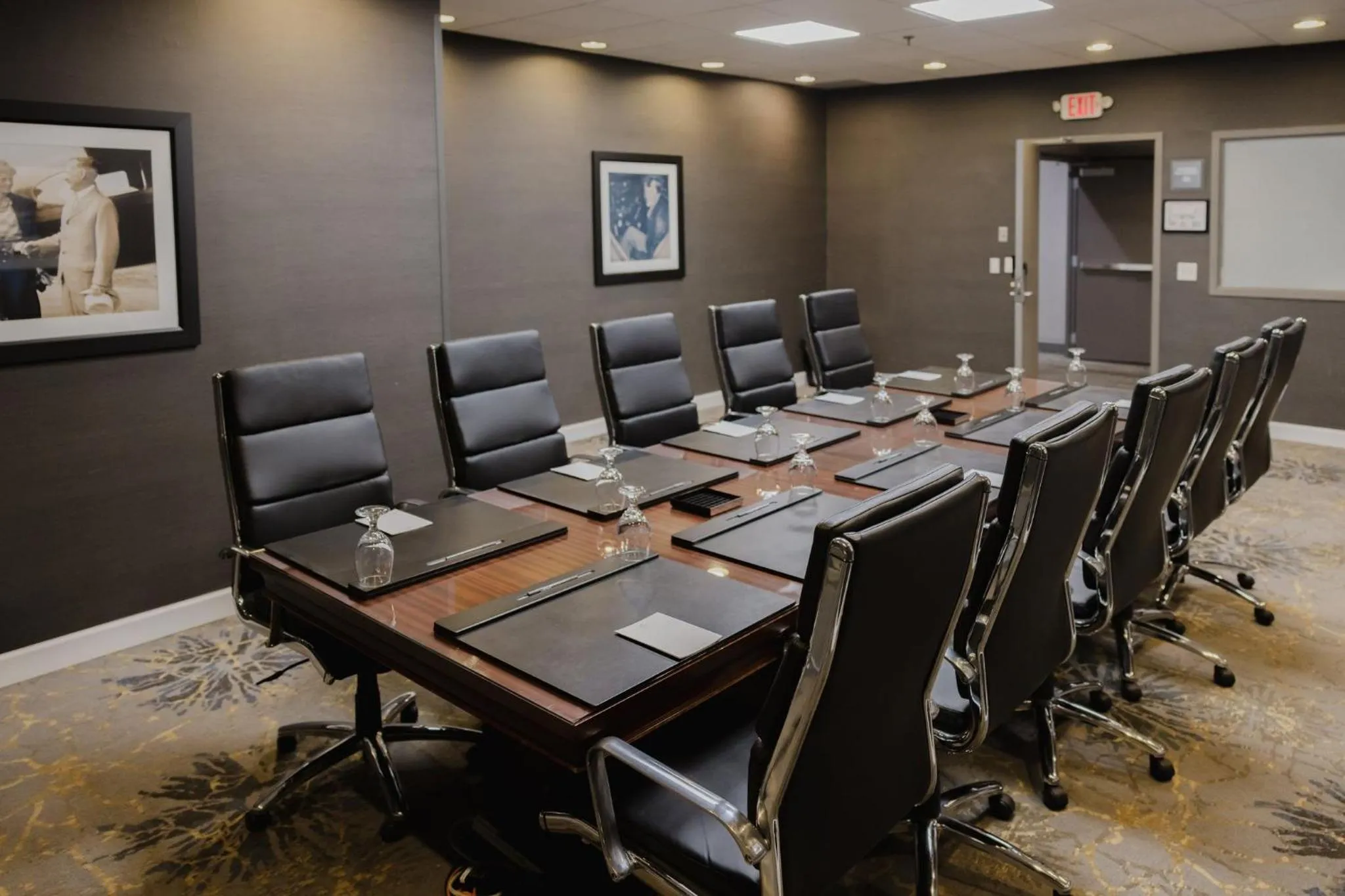 Meeting/conference room in Crowne Plaza Suites MSP Airport - Mall of America by IHG