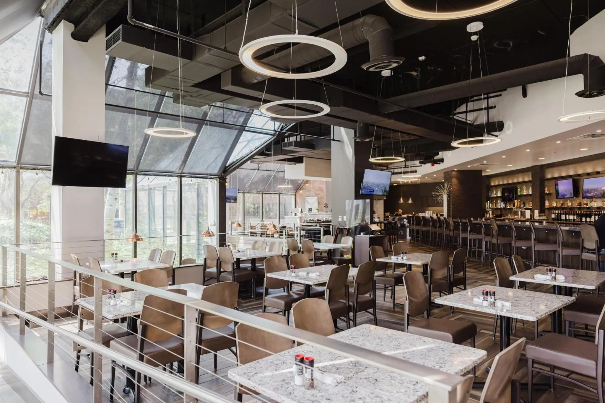 Restaurant/places to eat in Crowne Plaza Suites MSP Airport - Mall of America by IHG