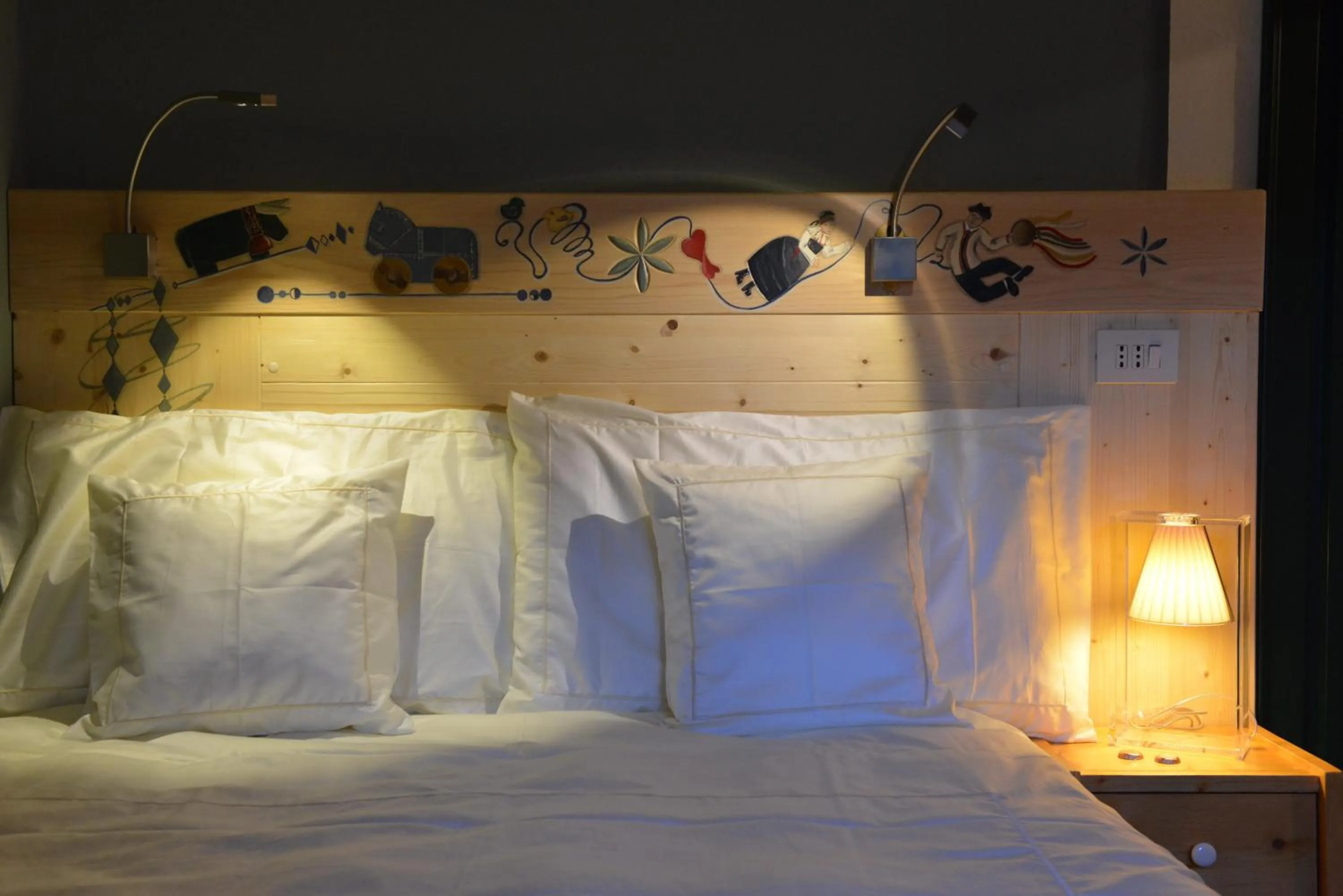 Bed in Hotel Du Grand Paradis - 1899 Auberge Boutique