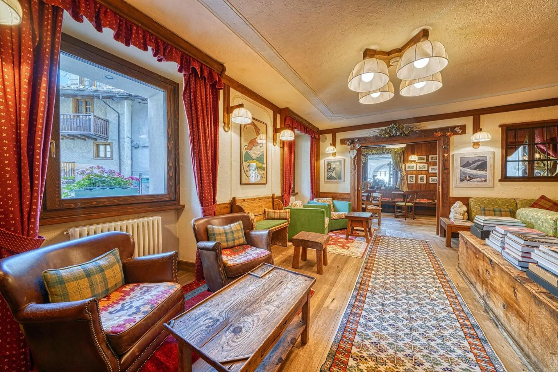 Living room in Hotel Du Grand Paradis - 1899 Auberge Boutique