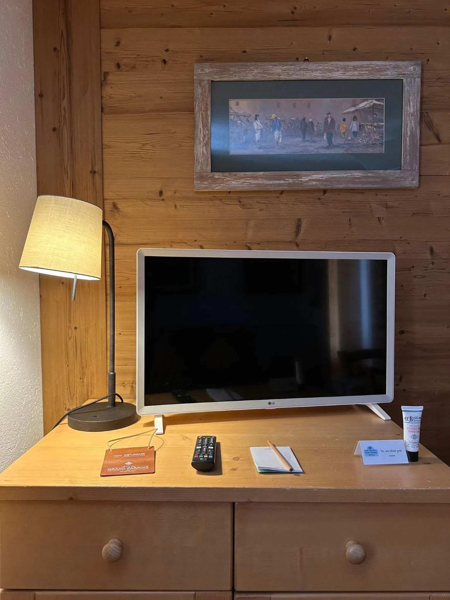 TV and multimedia in Hotel Du Grand Paradis - 1899 Auberge Boutique