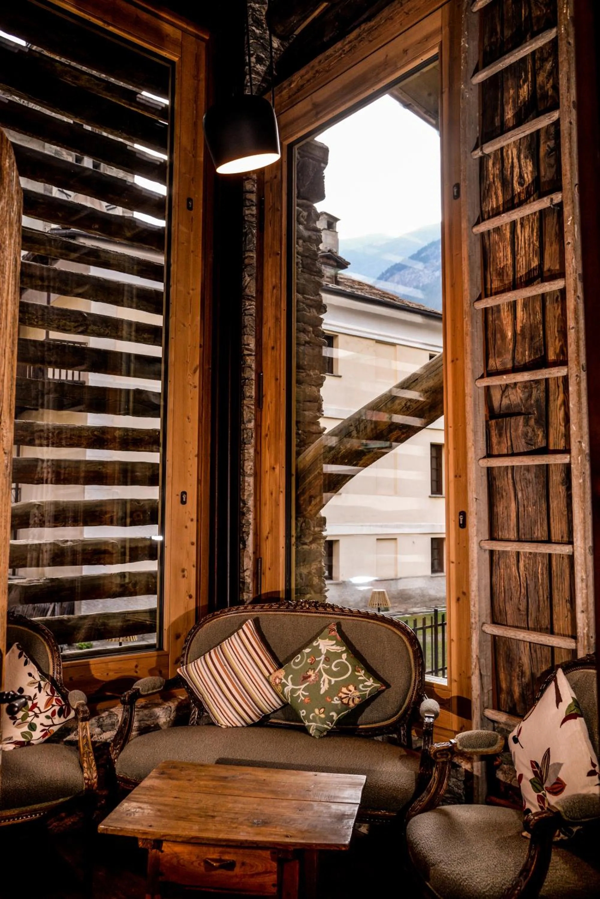 Living room in Hotel Du Grand Paradis - 1899 Auberge Boutique