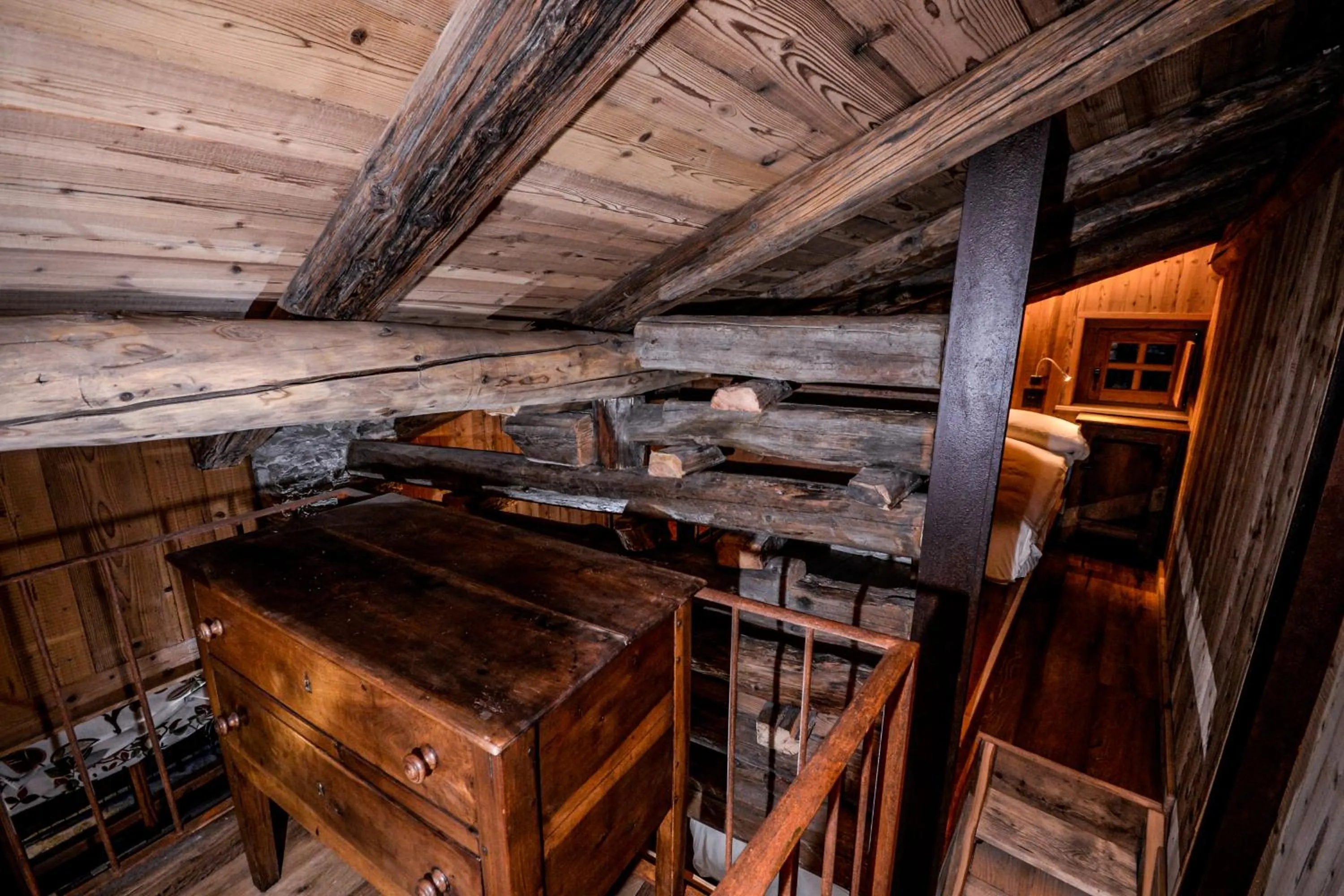 Bed in Hotel Du Grand Paradis - 1899 Auberge Boutique
