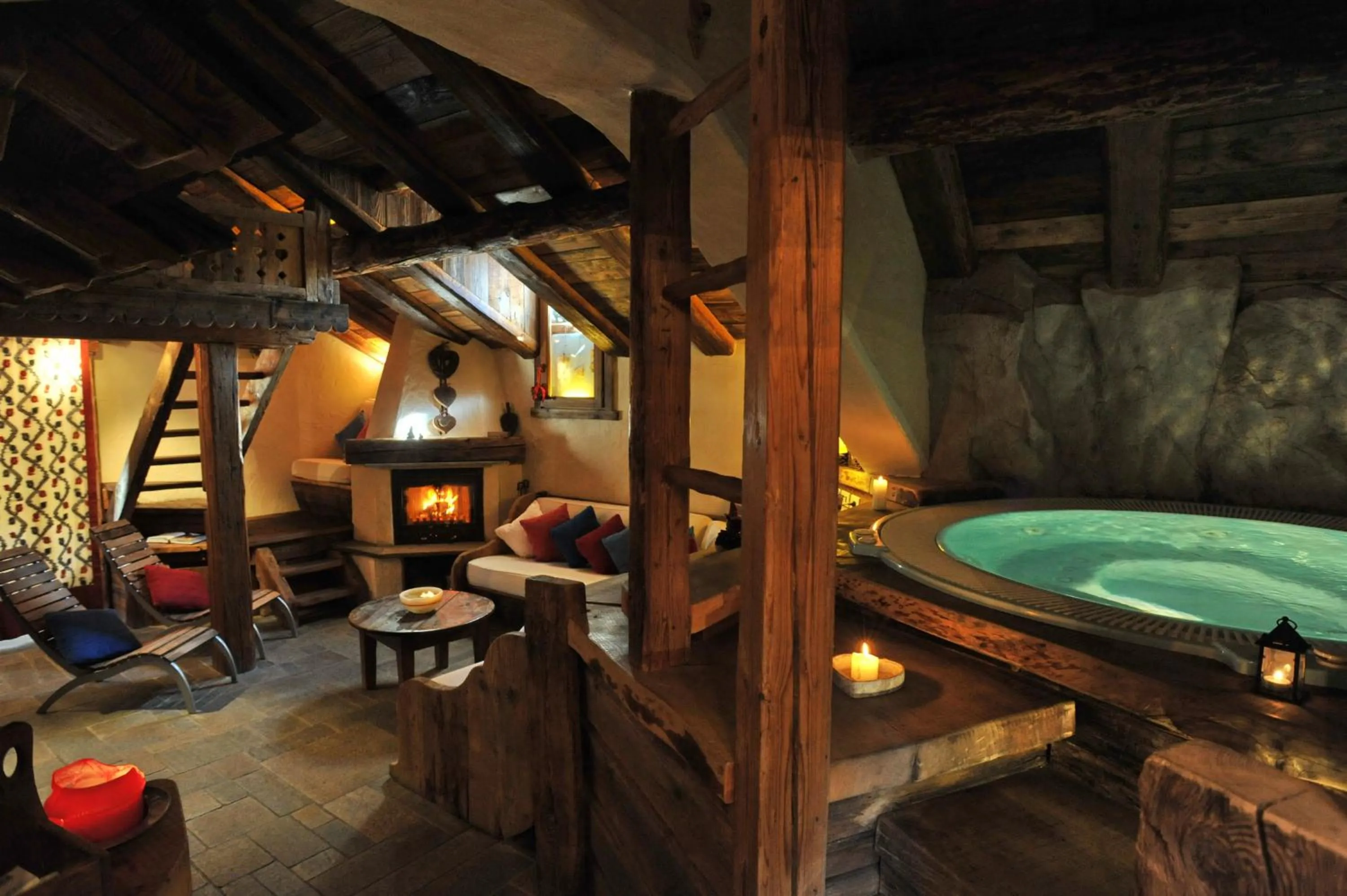 Hot Tub in Hotel Du Grand Paradis - 1899 Auberge Boutique