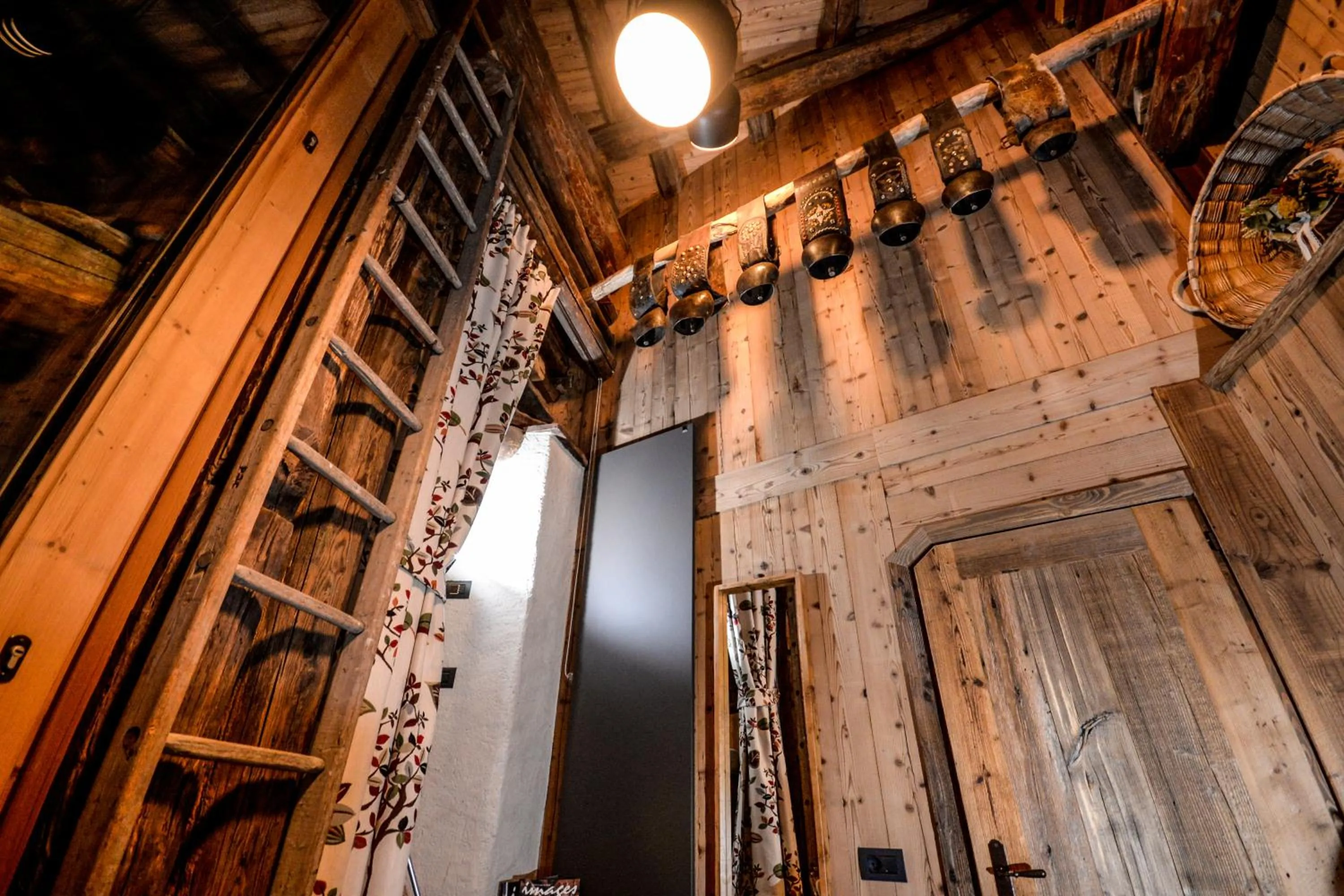 Decorative detail in Hotel Du Grand Paradis - 1899 Auberge Boutique