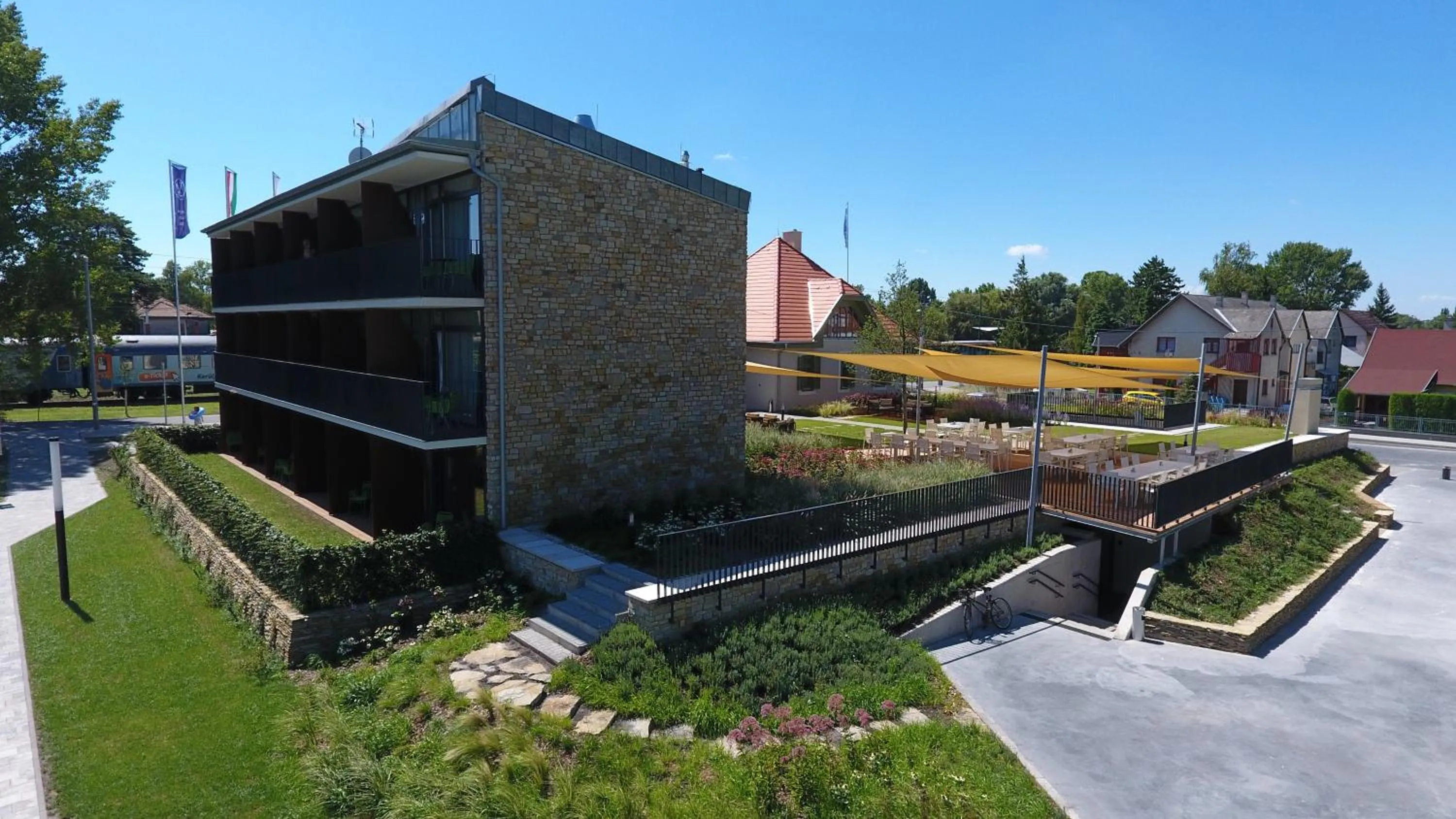 Fenyves Yacht Club Superior