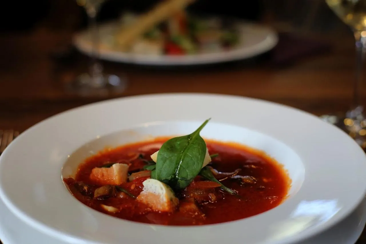 Restaurant/places to eat in Fenyves Yacht Club Superior