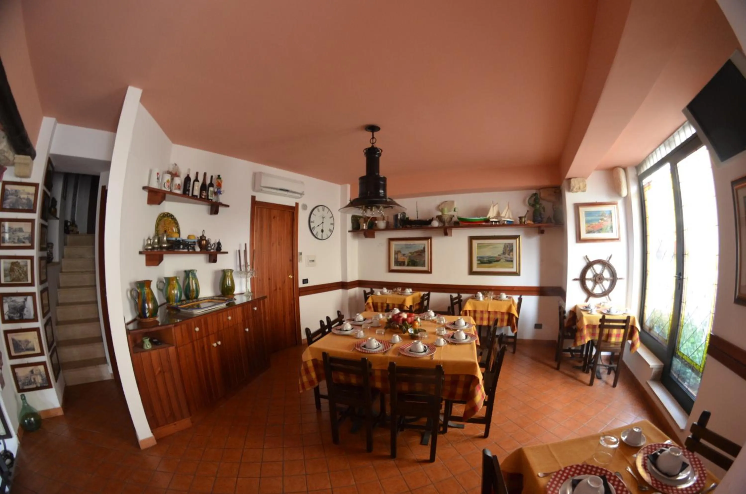 Dining area in La Locandiera affittacamere