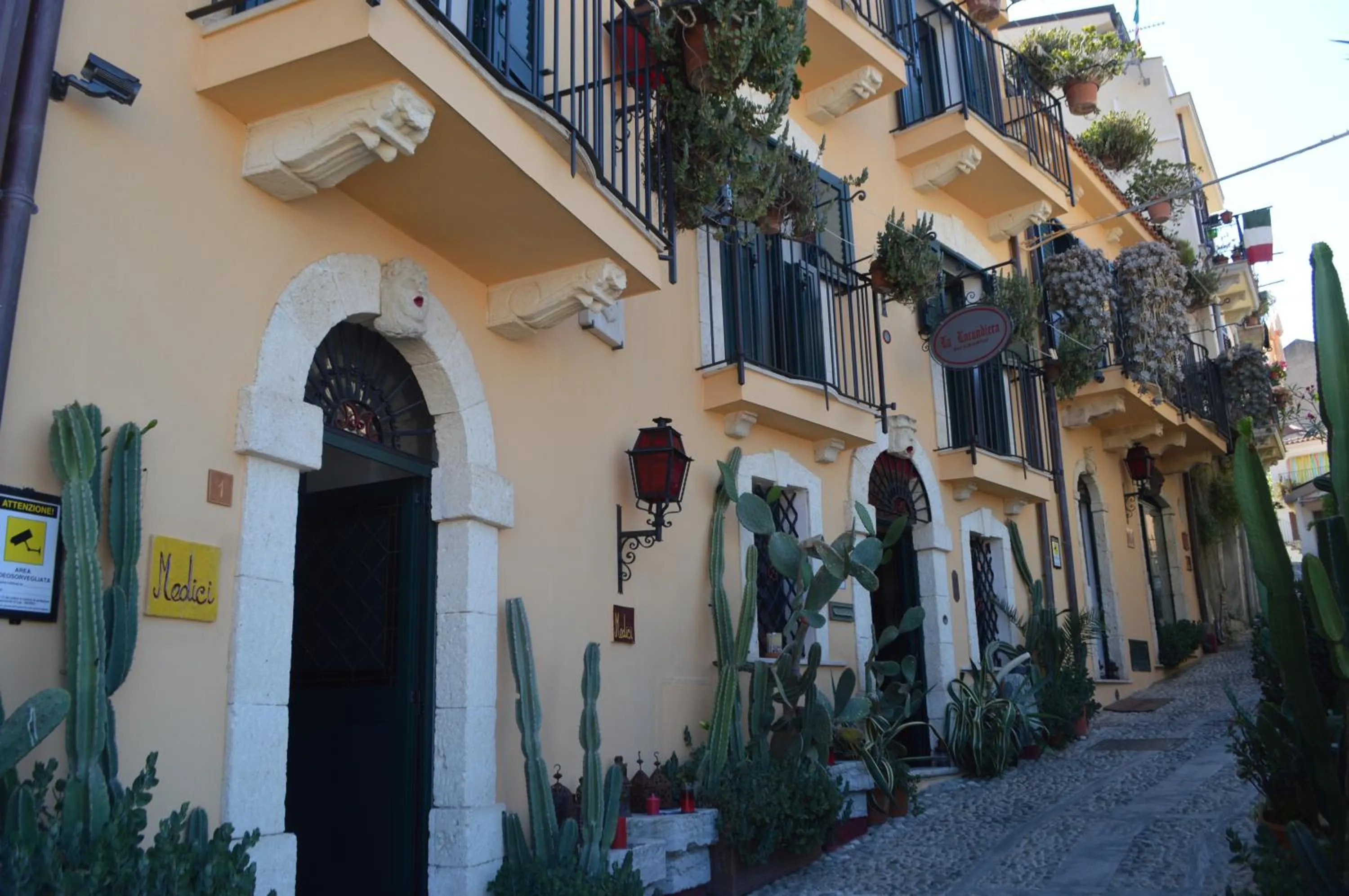 Facade/entrance in La Locandiera affittacamere