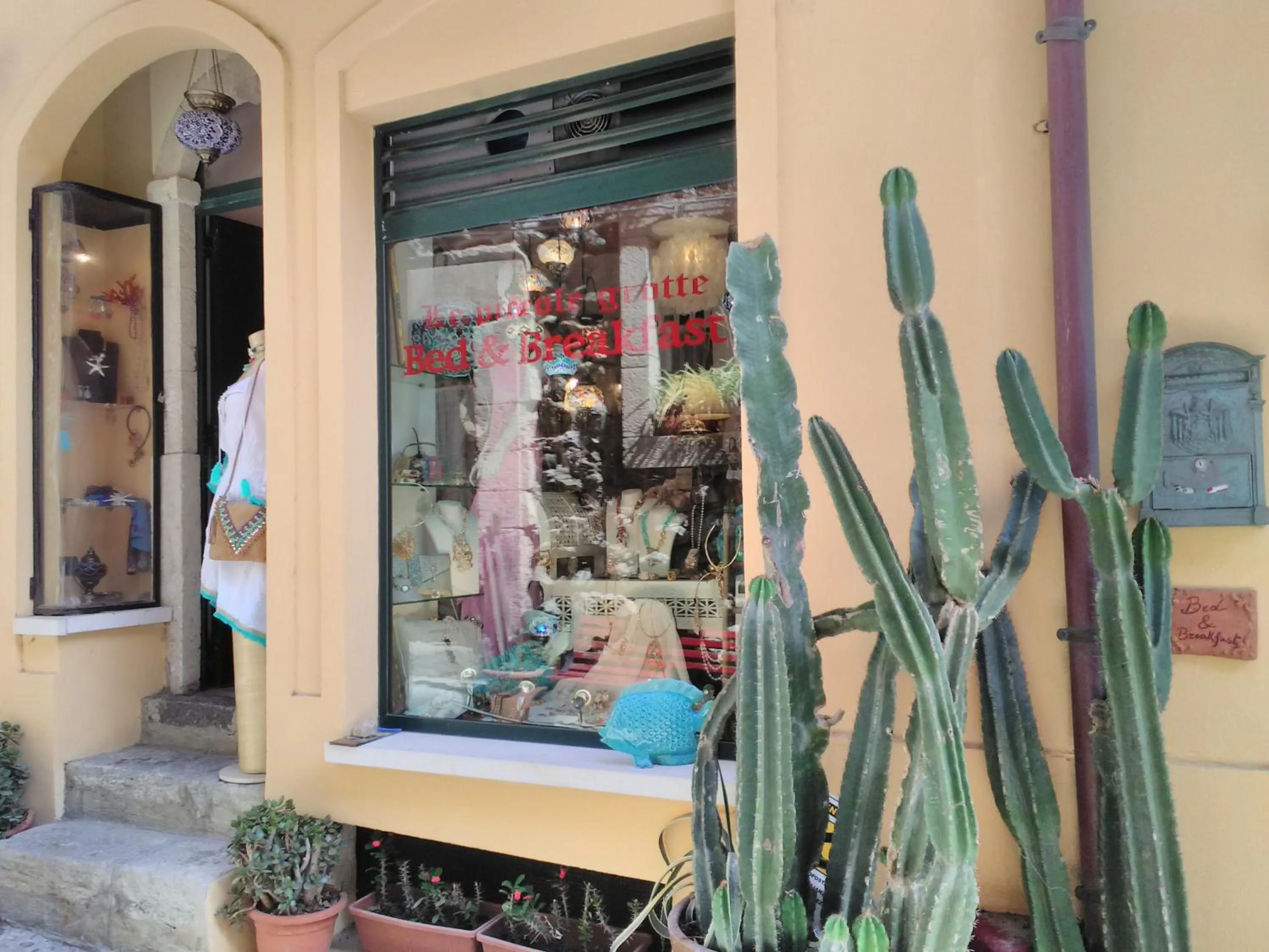 Other in La Locandiera affittacamere