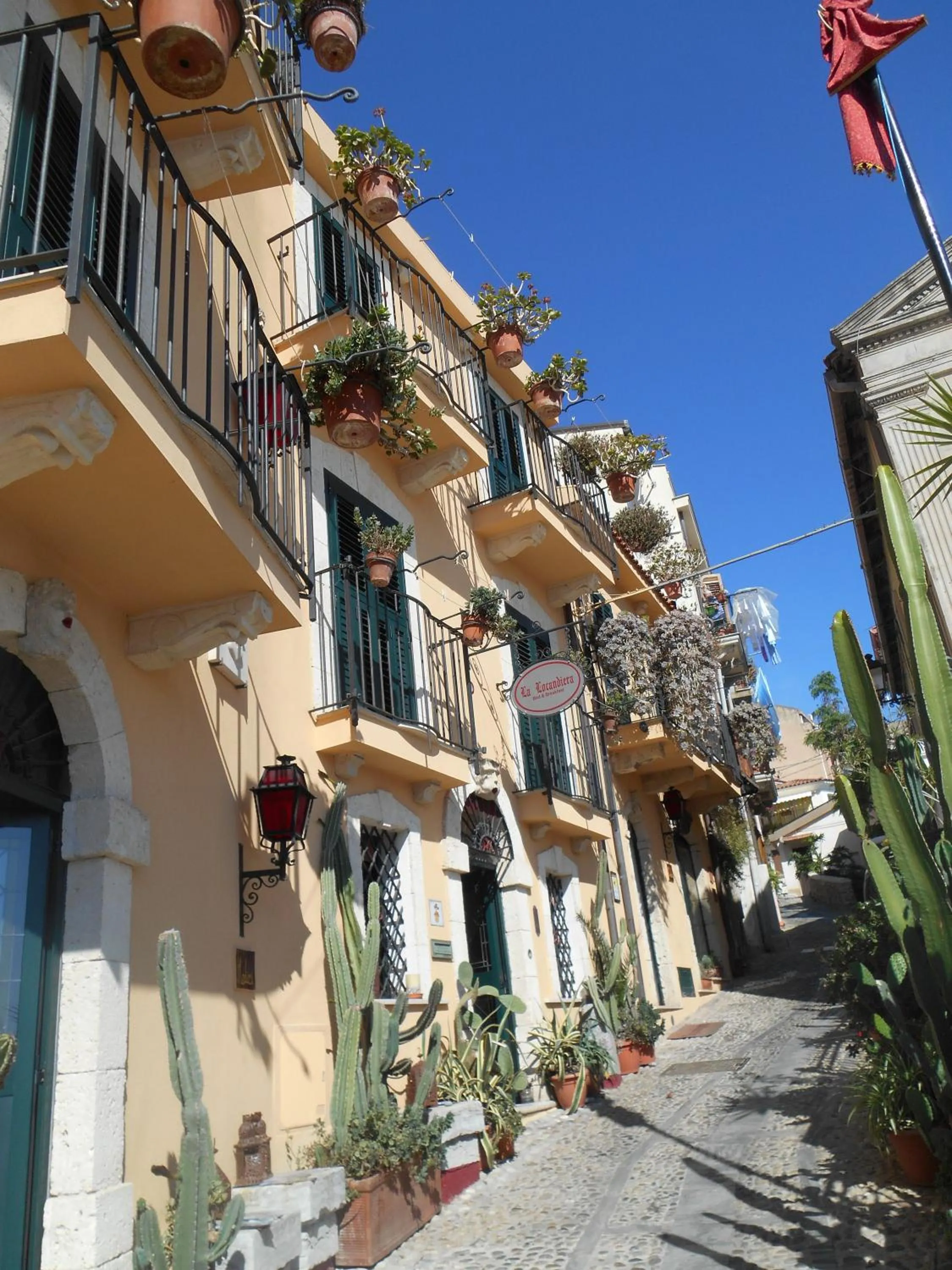 Facade/entrance in La Locandiera affittacamere