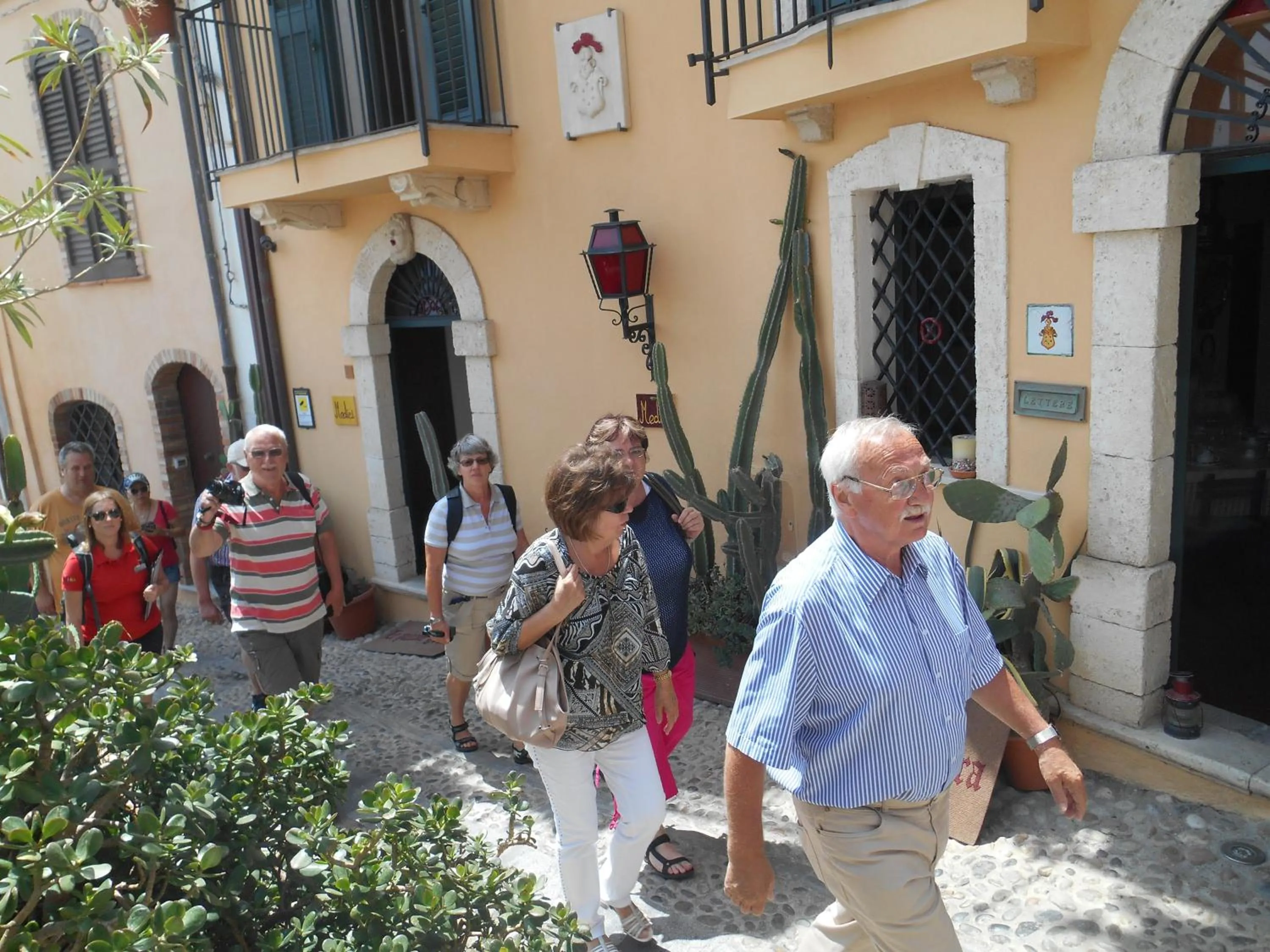 Quiet street view in La Locandiera affittacamere