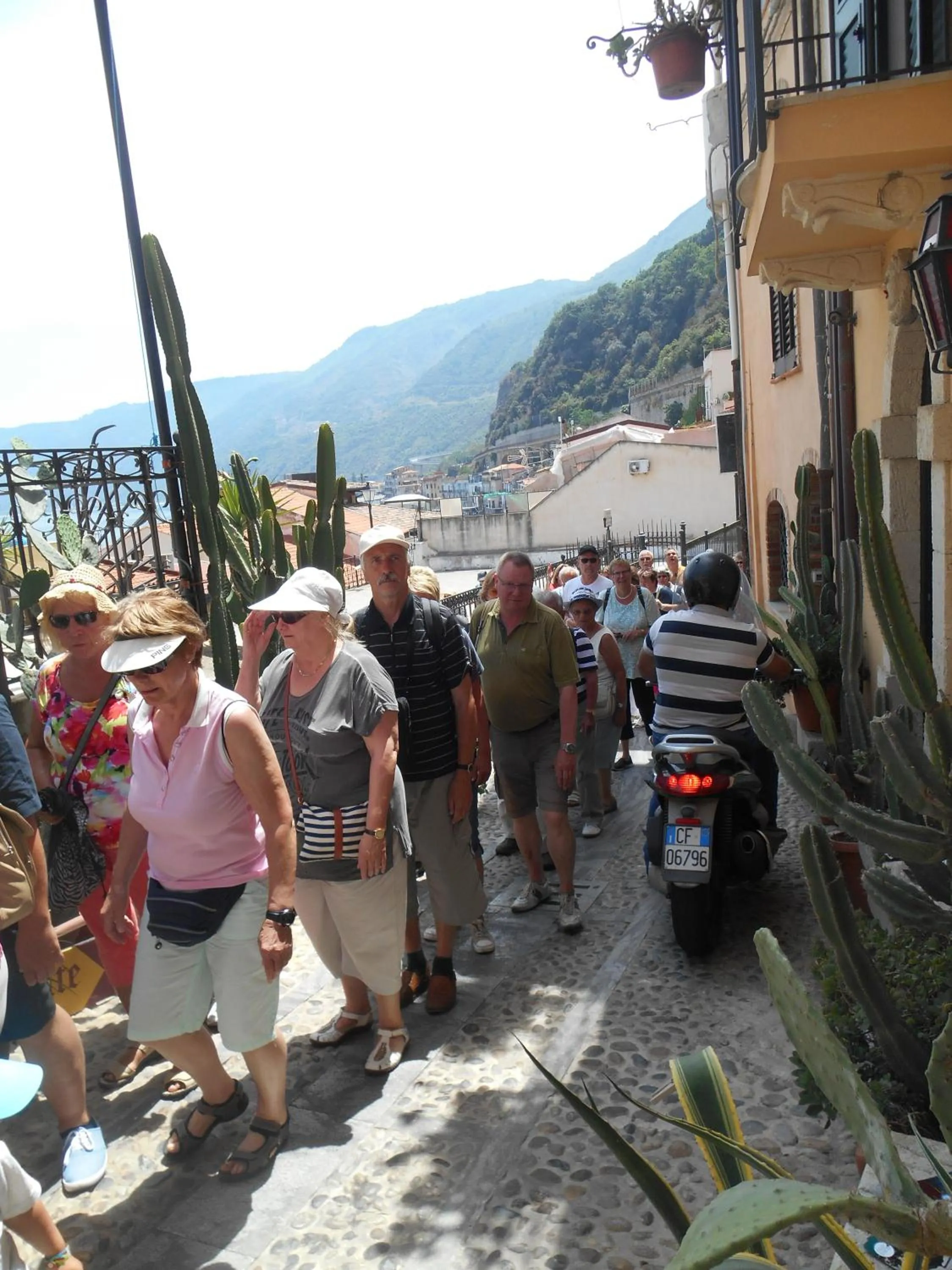 People in La Locandiera affittacamere