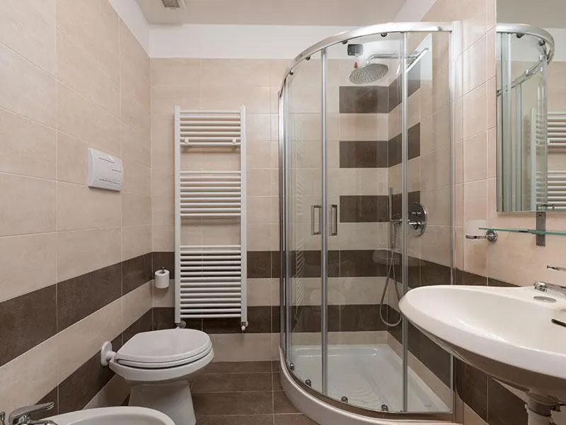 Shower in Hotel San Pancrazio