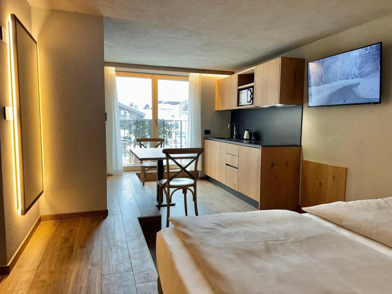 Kitchen or kitchenette, Bed in Hotel Galli's - Centro