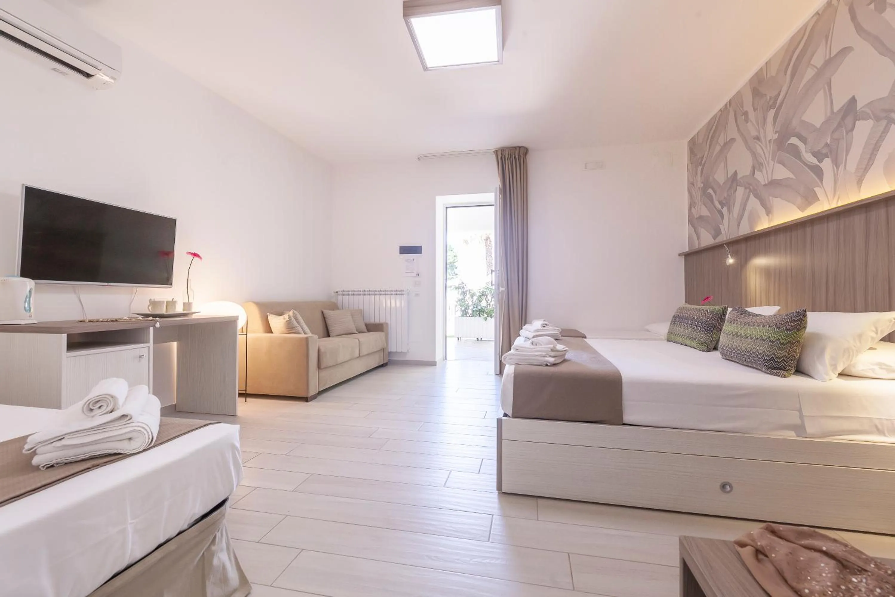 Photo of the whole room, Bed in Relais Regina Rosanna