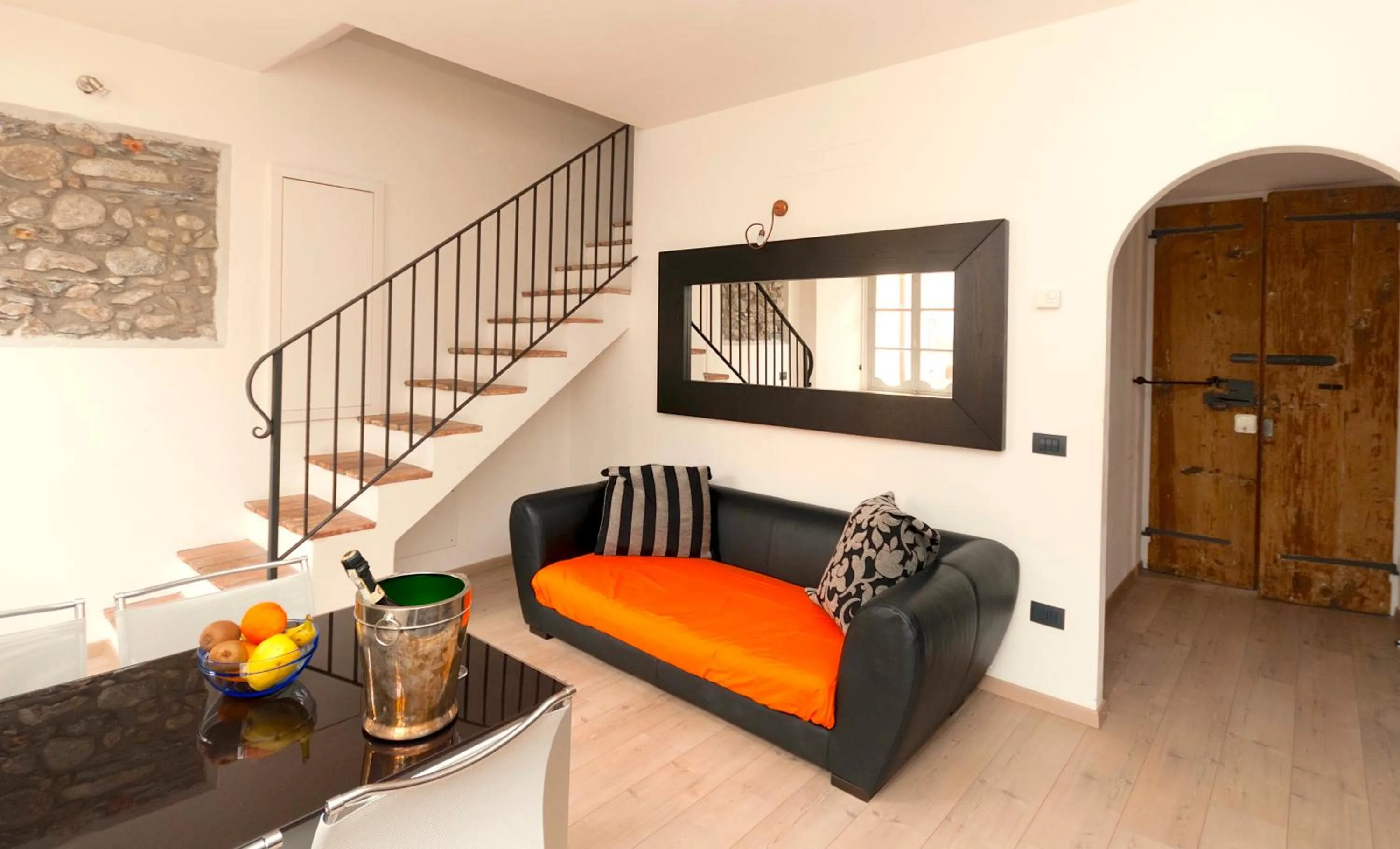 Living room in VILLA VINICIA, pool, jacuzzi, airco