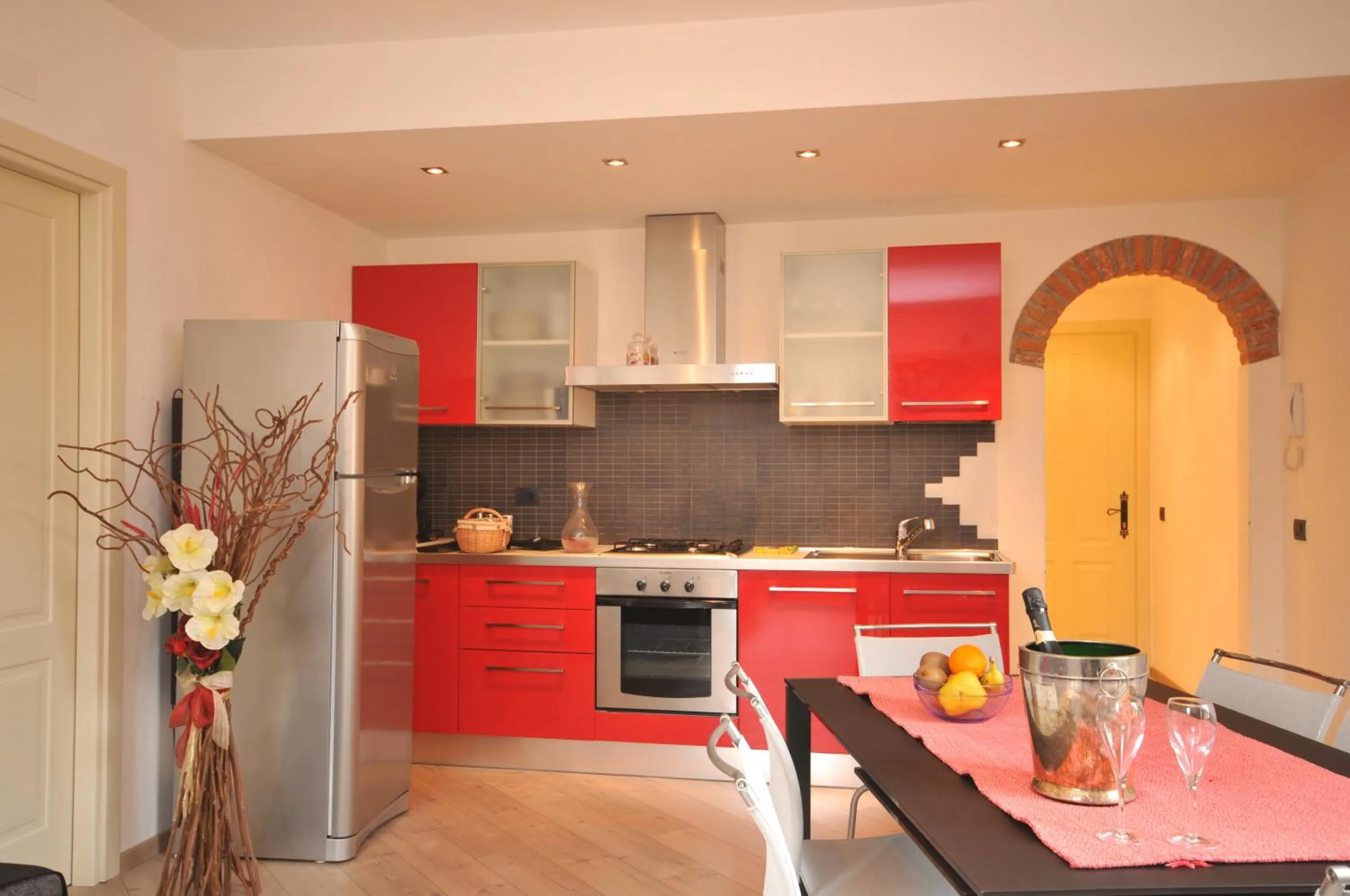 Kitchen or kitchenette in VILLA VINICIA, pool, jacuzzi, airco