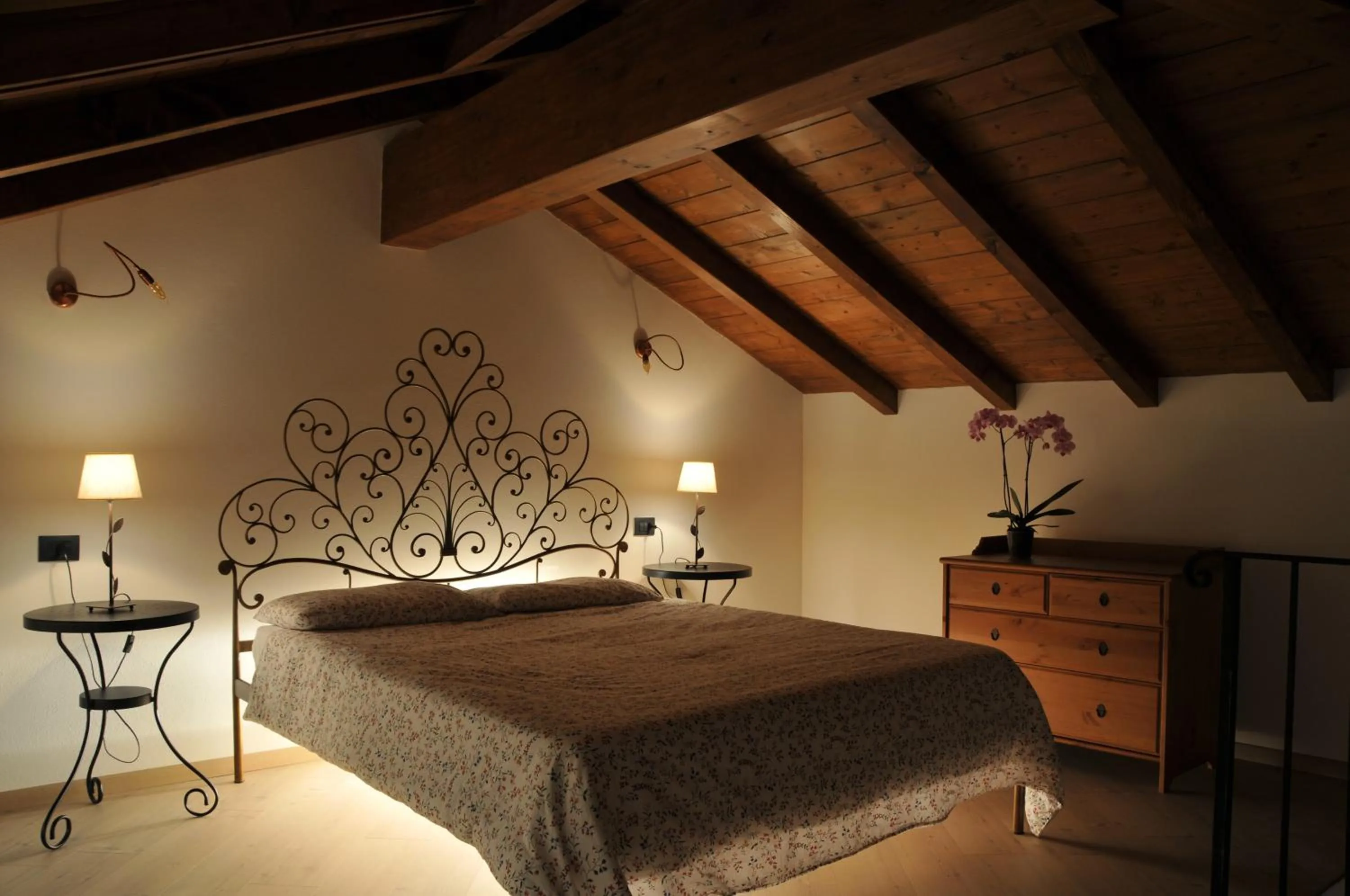Bedroom, Bed in VILLA VINICIA, pool, jacuzzi, airco