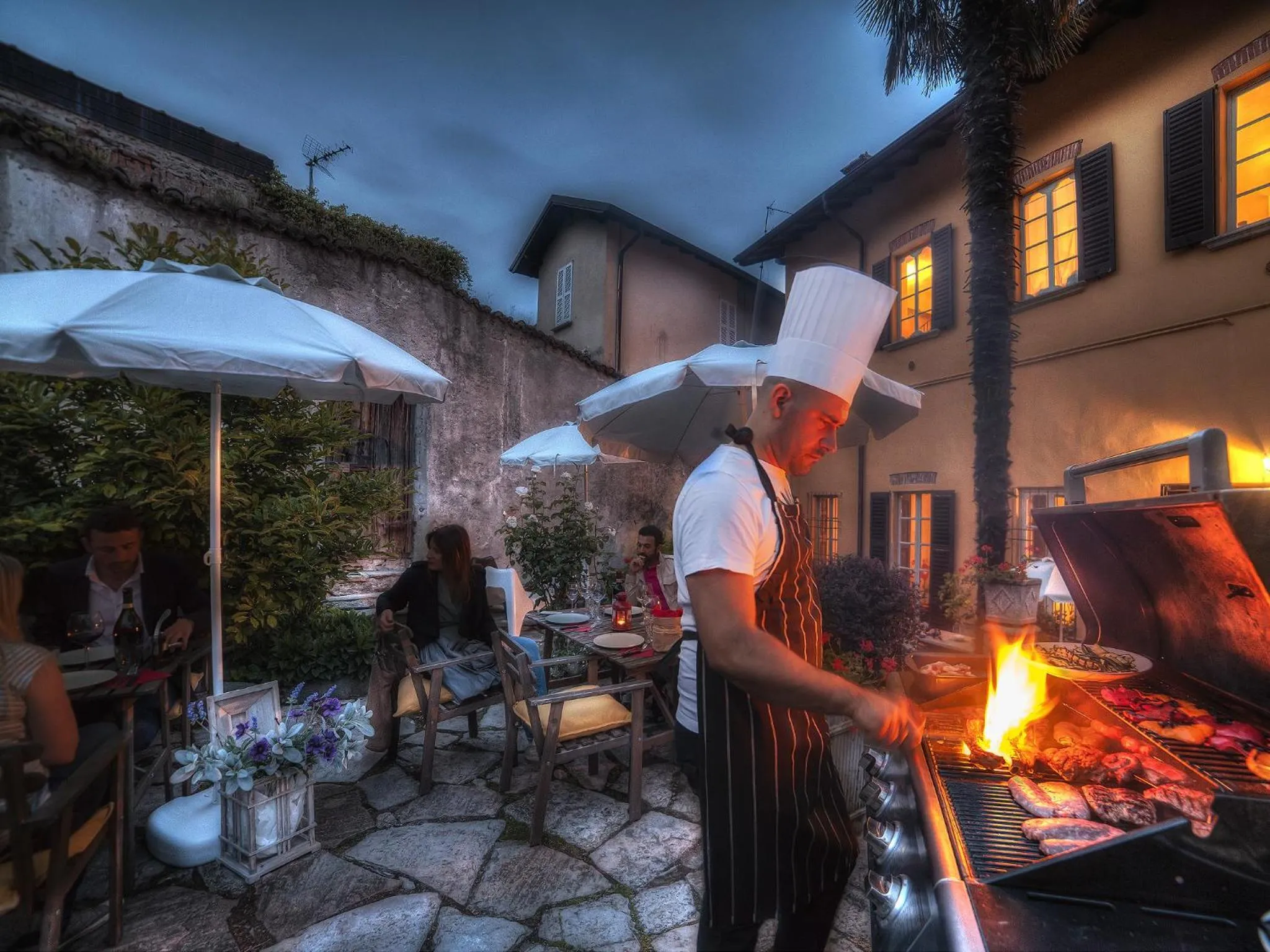 Garden in VILLA VINICIA, pool, jacuzzi, airco