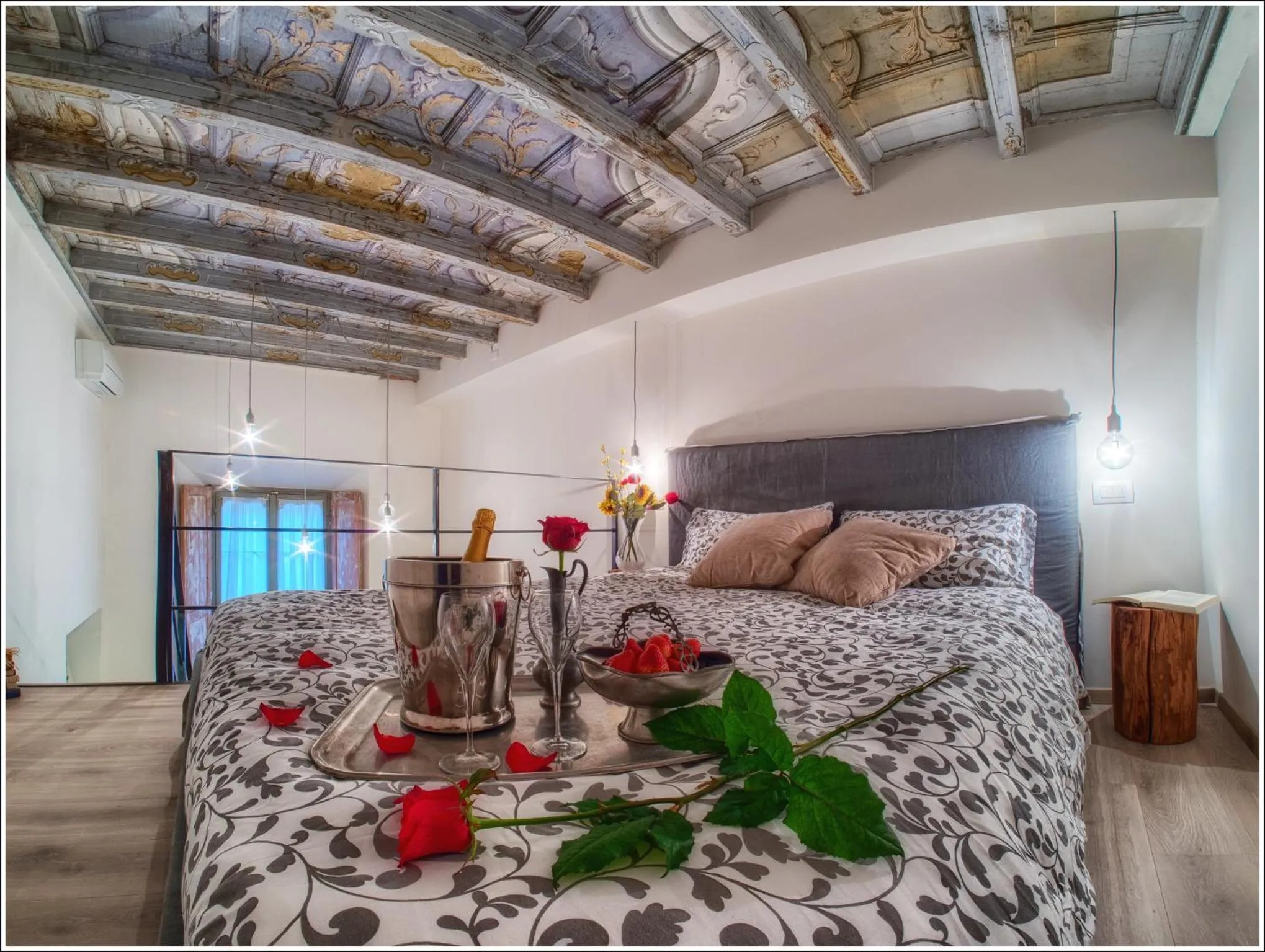 Bed in VILLA VINICIA, pool, jacuzzi, airco