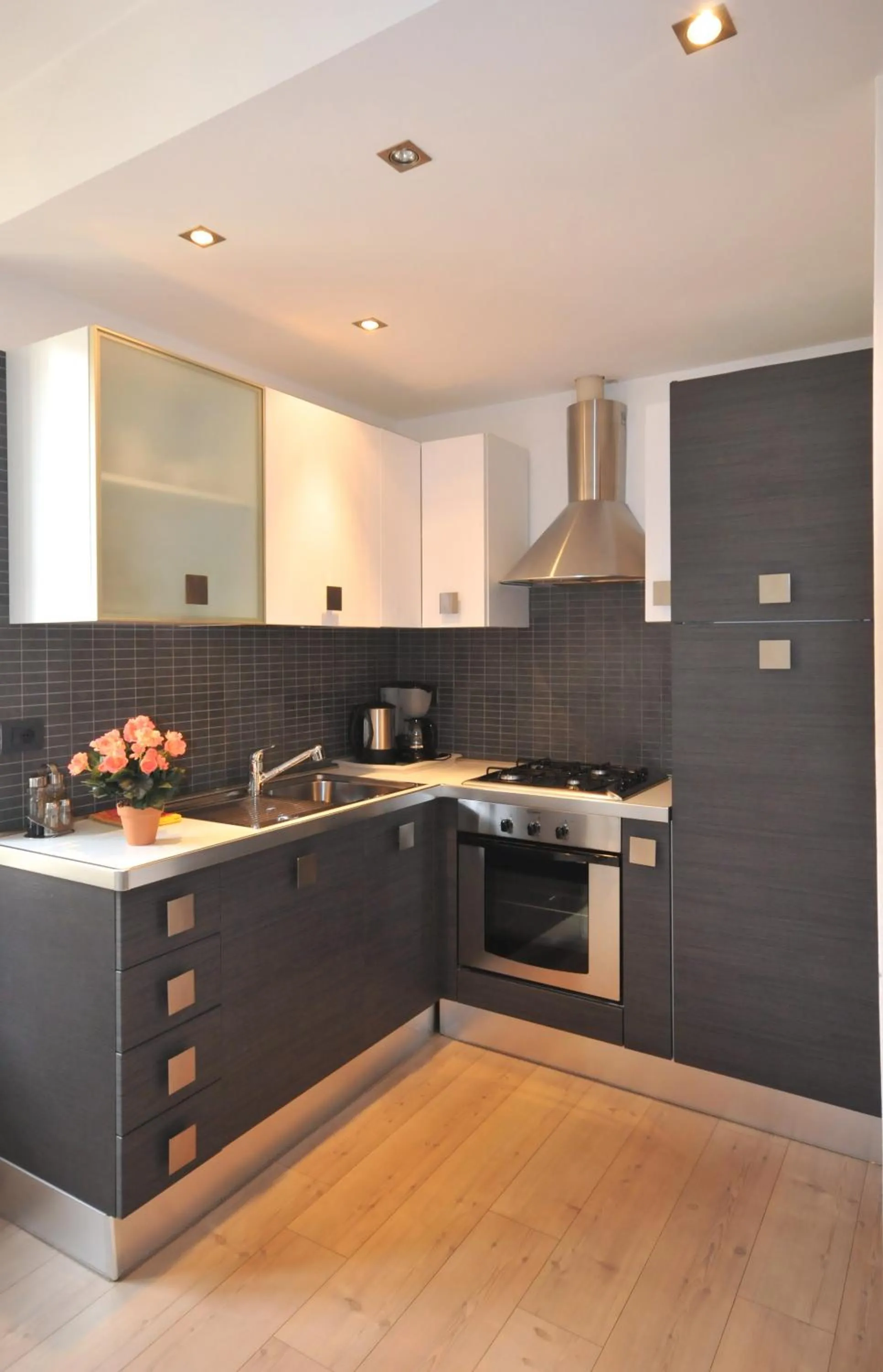 Kitchen or kitchenette in VILLA VINICIA, pool, jacuzzi, airco