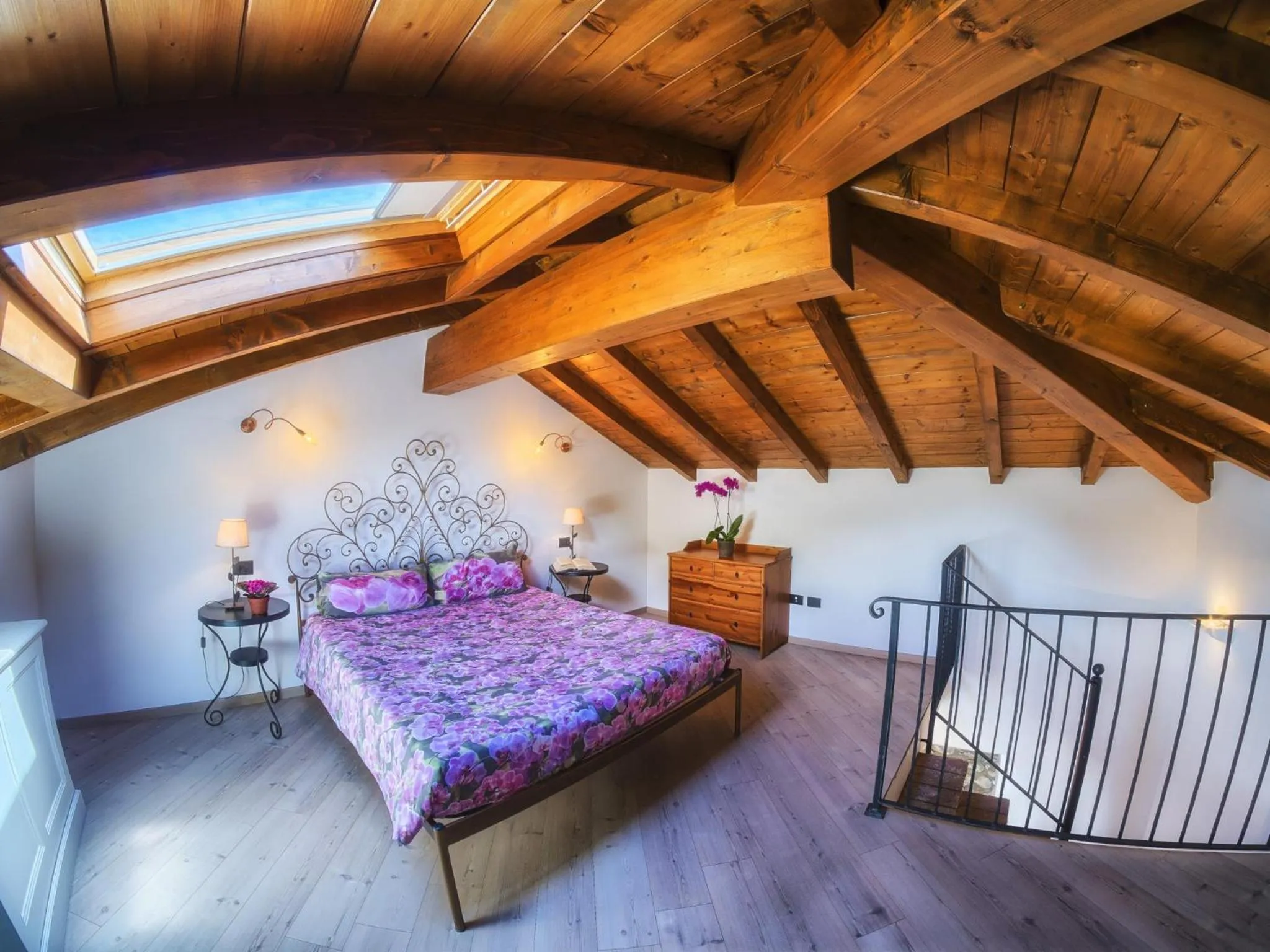 Bedroom, Bed in VILLA VINICIA, pool, jacuzzi, airco