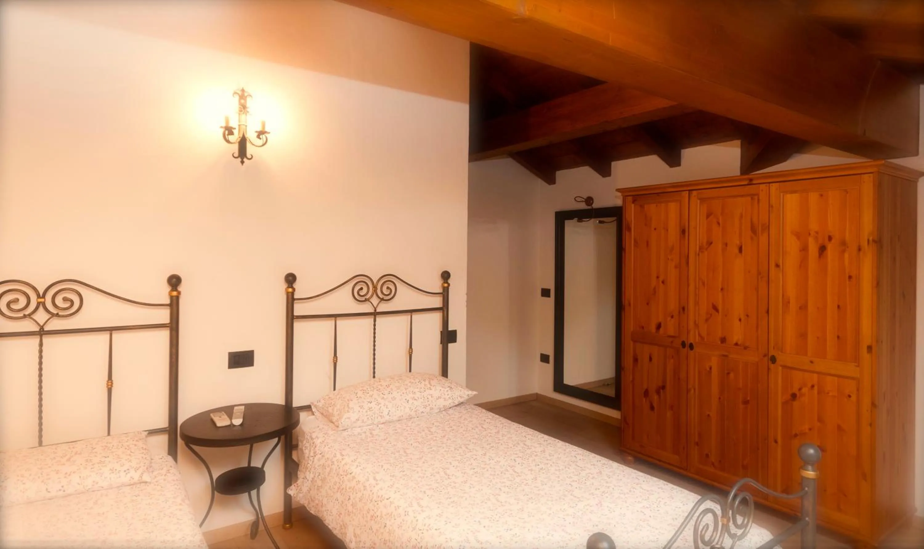 Bedroom, Bed in VILLA VINICIA, pool, jacuzzi, airco