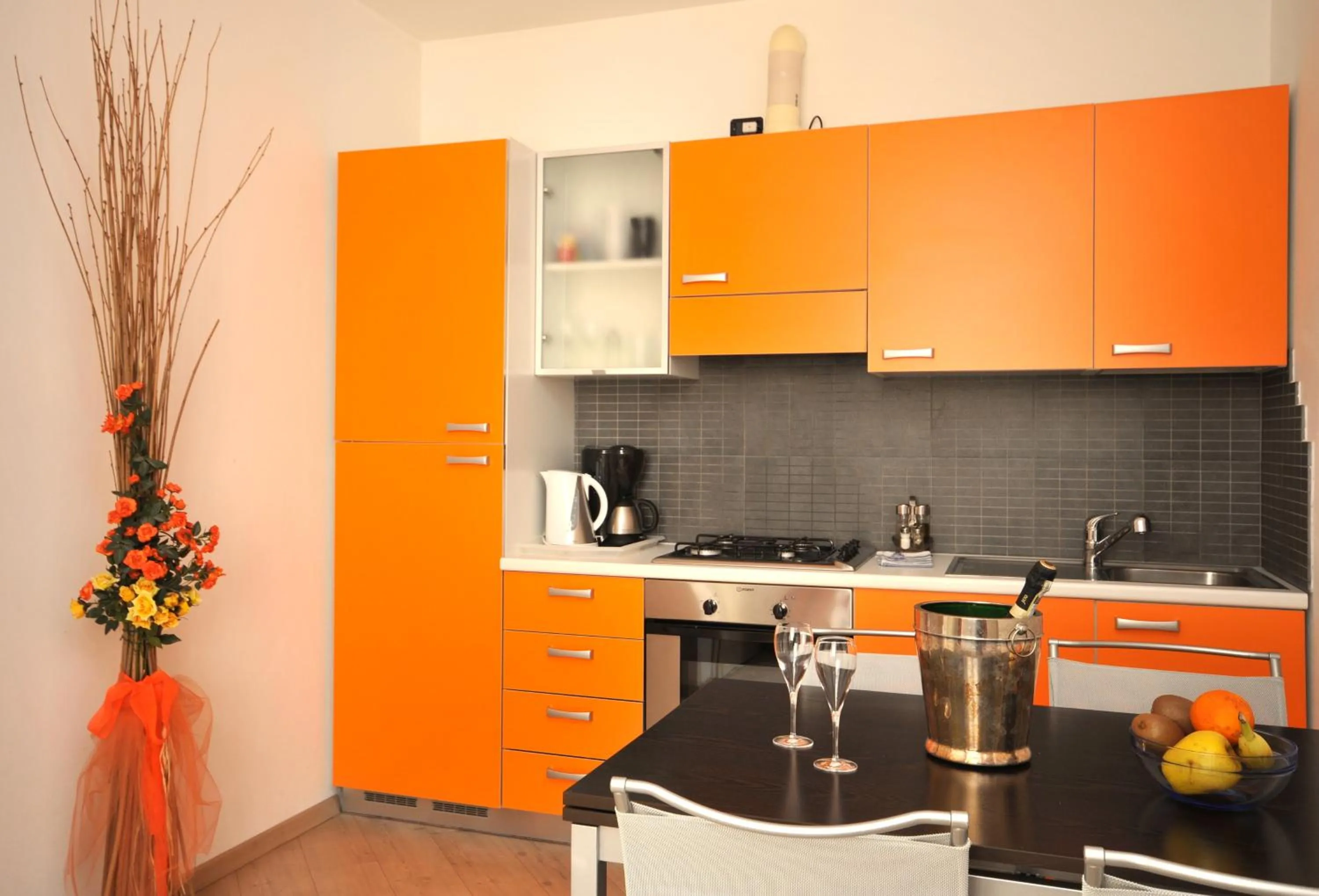 Kitchen or kitchenette in VILLA VINICIA, pool, jacuzzi, airco