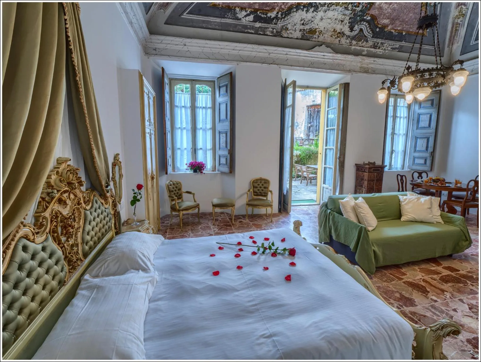 Bed in VILLA VINICIA, pool, jacuzzi, airco