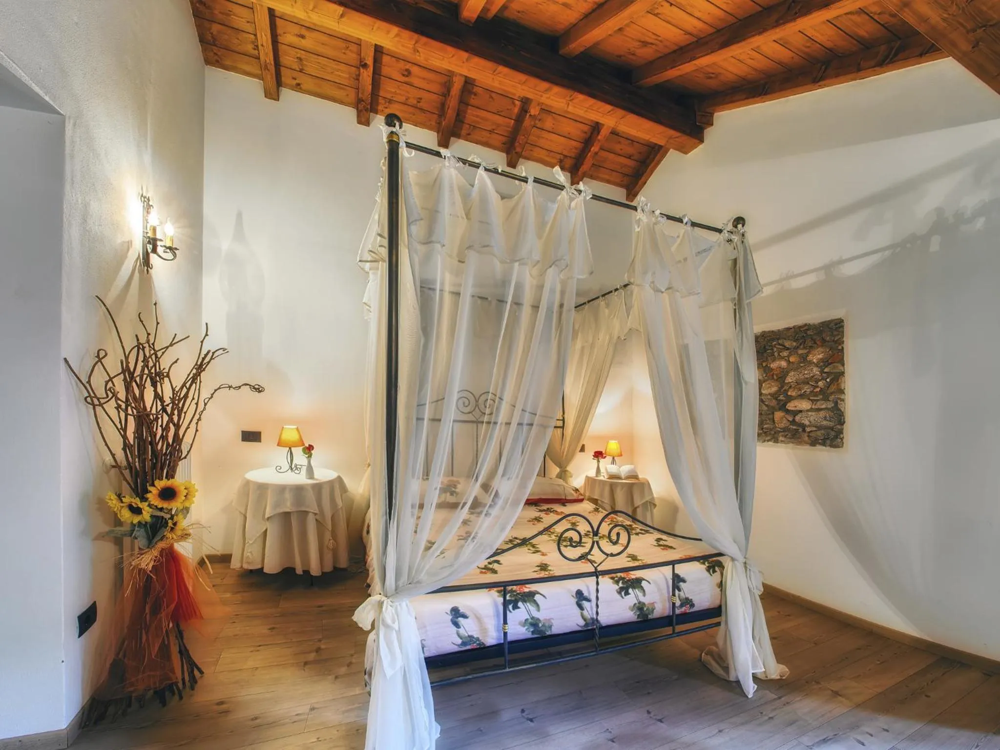 Bedroom, Bed in VILLA VINICIA, pool, jacuzzi, airco