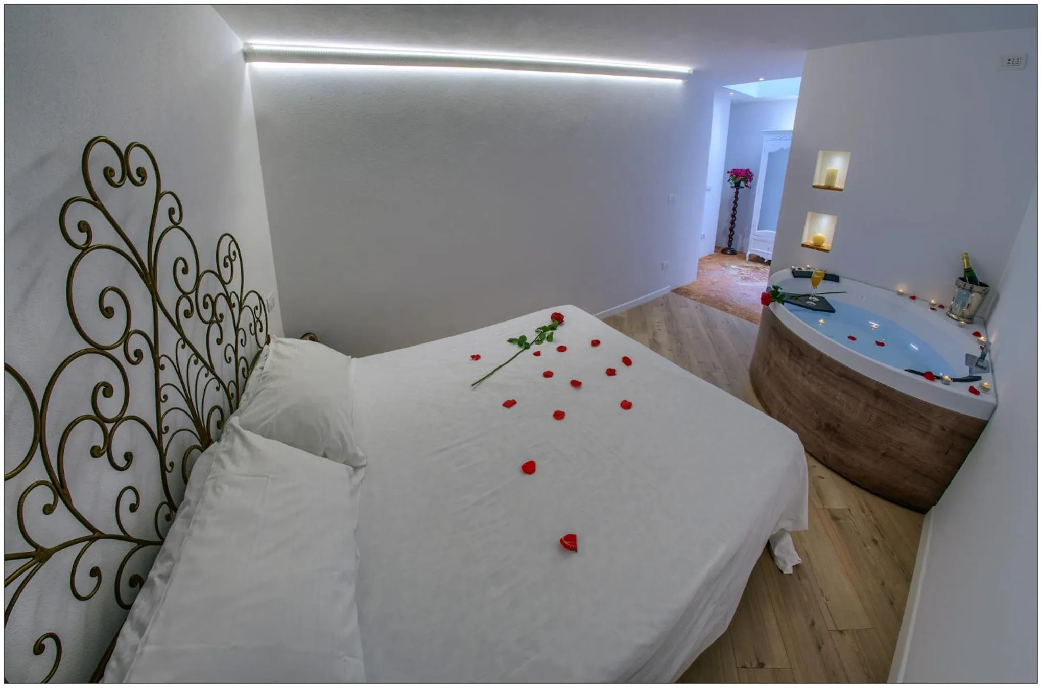 Bed in VILLA VINICIA, pool, jacuzzi, airco