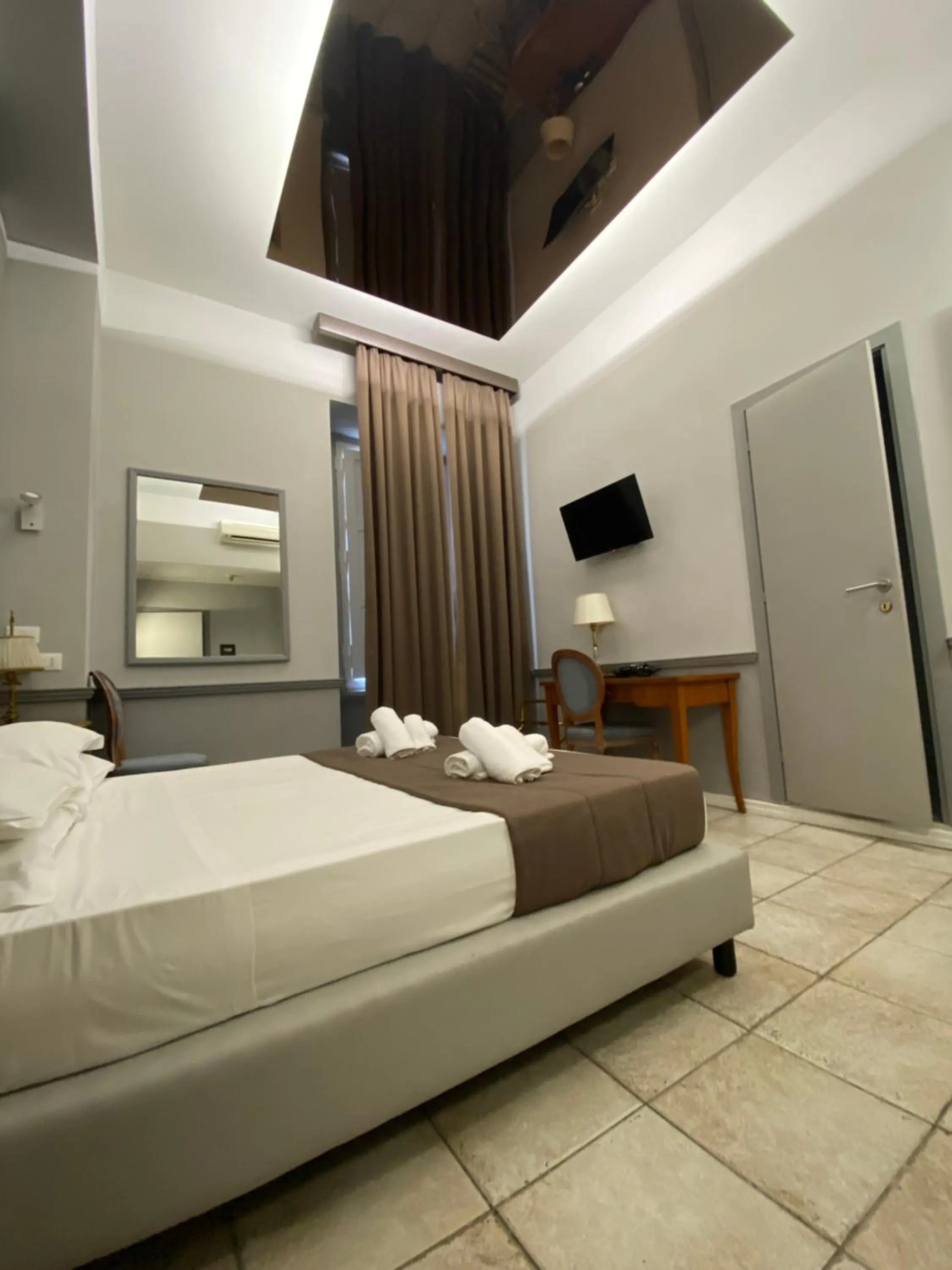 Photo of the whole room, Bed in Hotel Nardizzi Americana