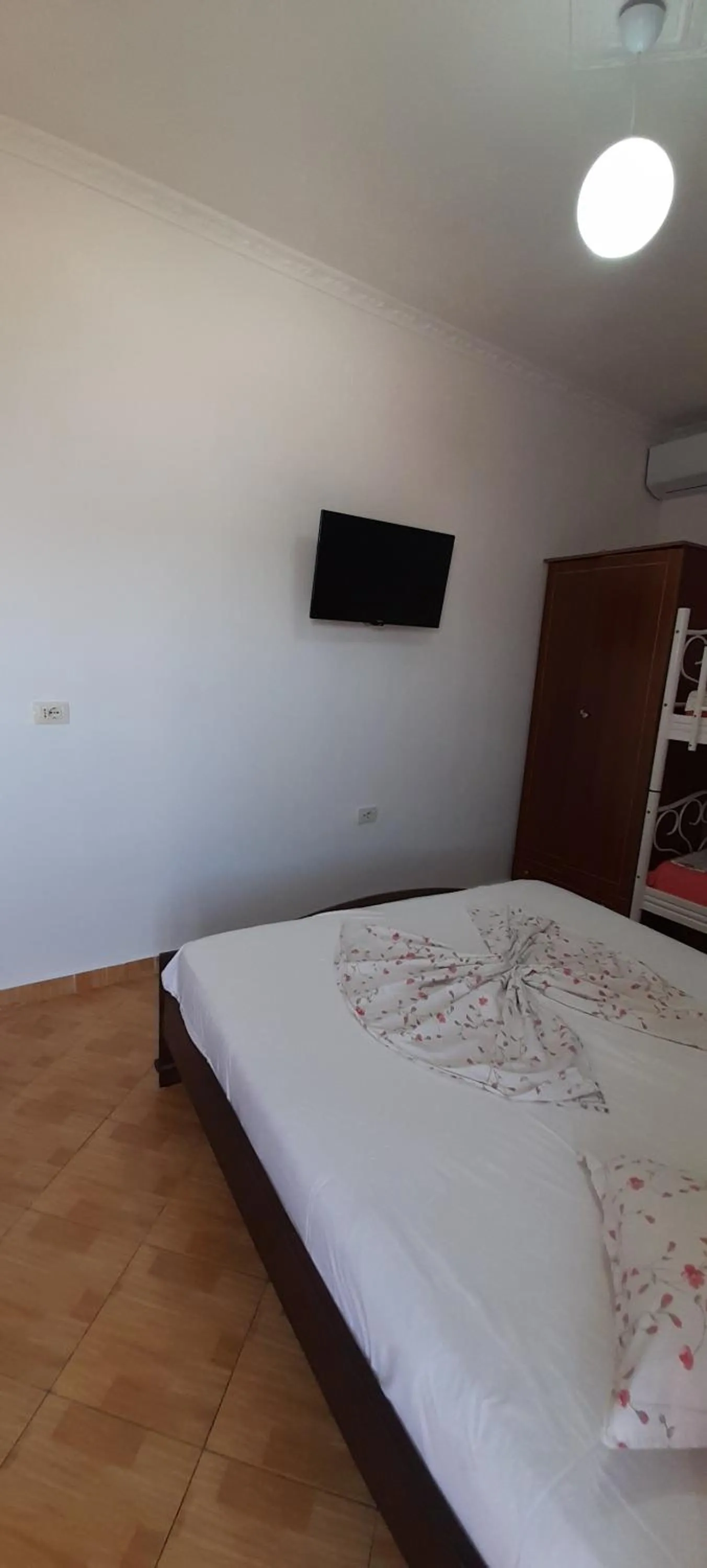 TV and multimedia, Bed in Vila Florand Sela