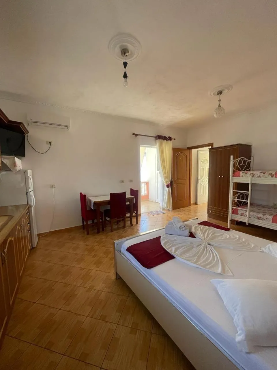 TV and multimedia, Bed in Vila Florand Sela