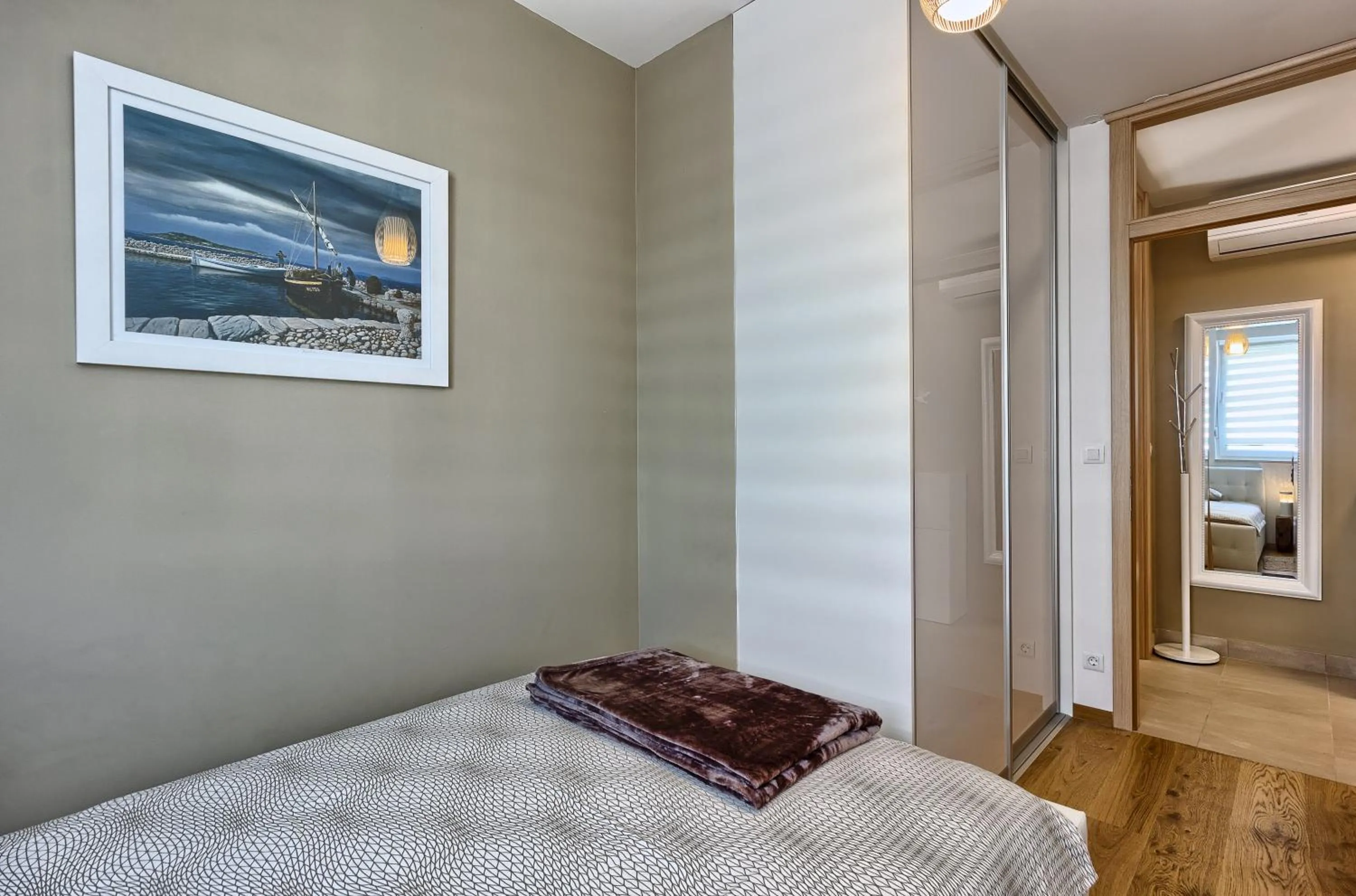 Property building, Bed in Seaside Apartments, Znjan Beach