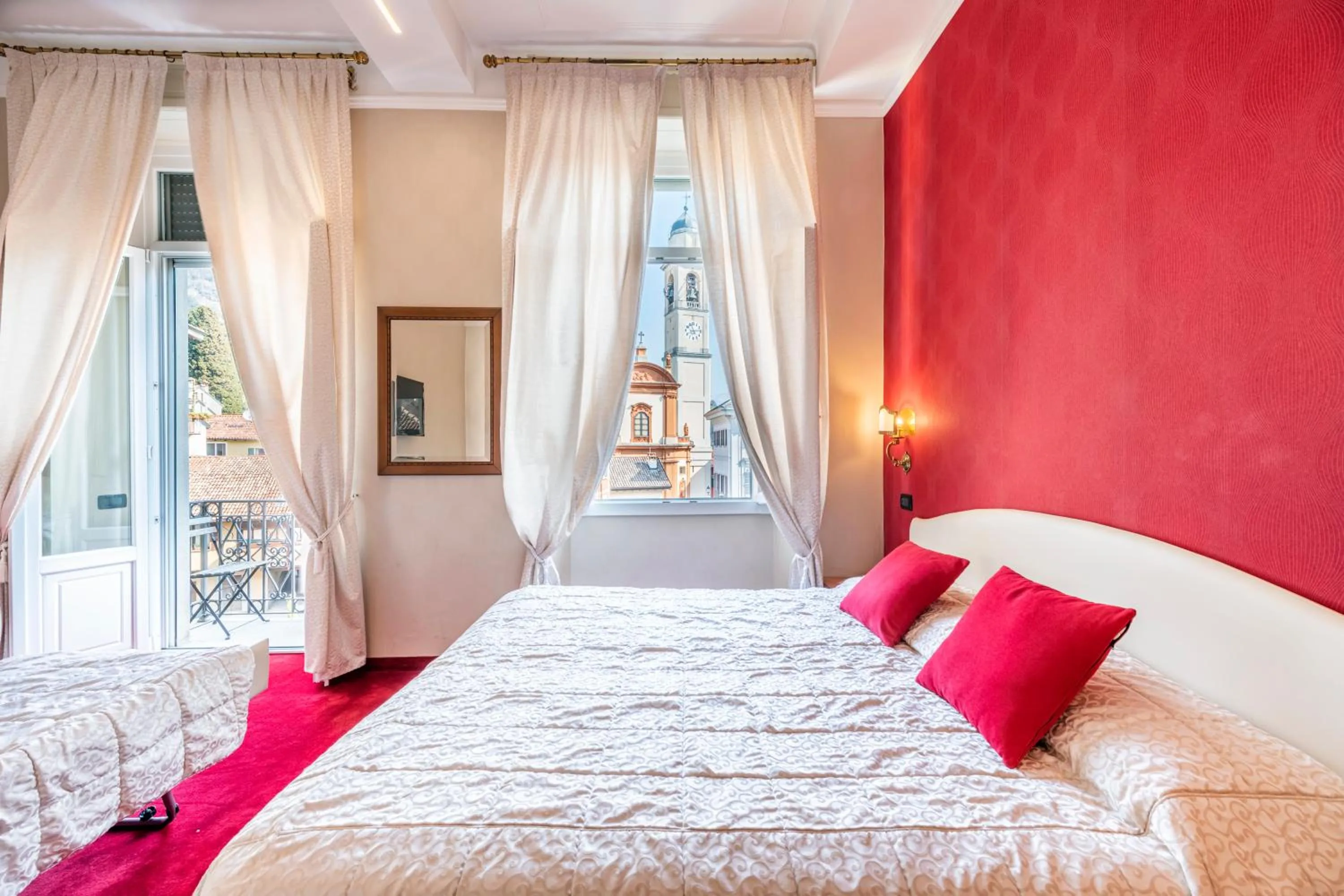 Bedroom in Hotel Miralago